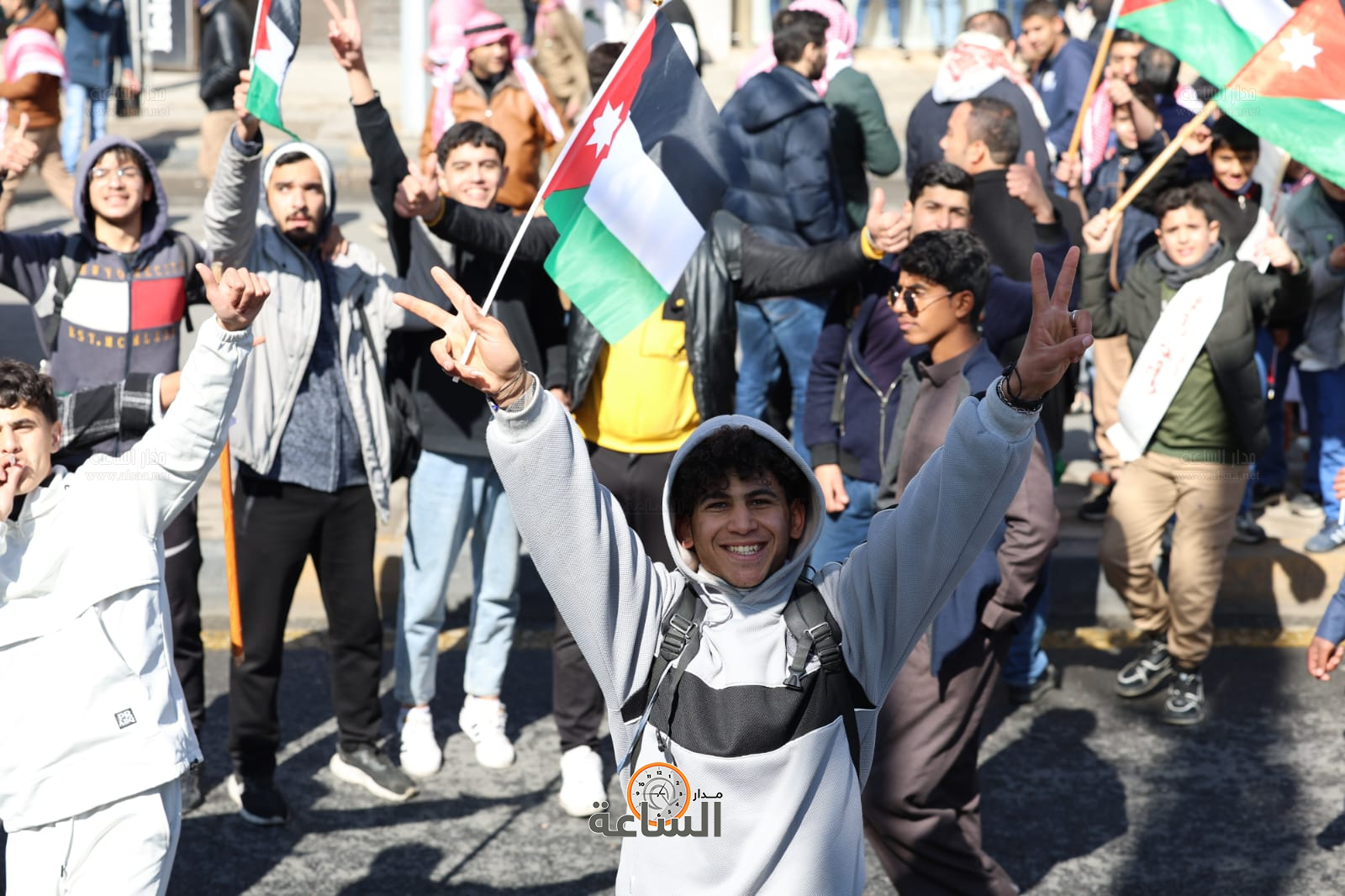 Madar Al-Saa Images 0.39965507958944