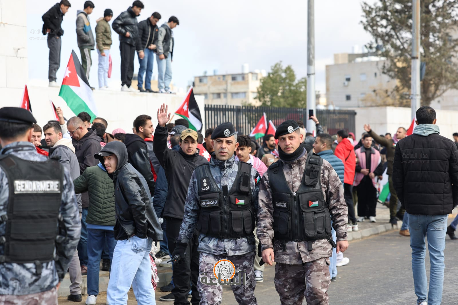 Madar Al-Saa Images 0.20032443306618353