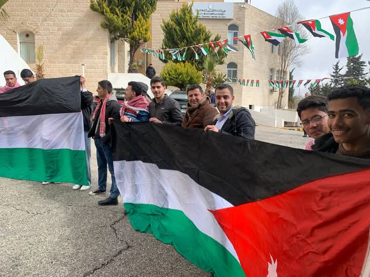 Madar Al-Saa Images 0.5113112352712224