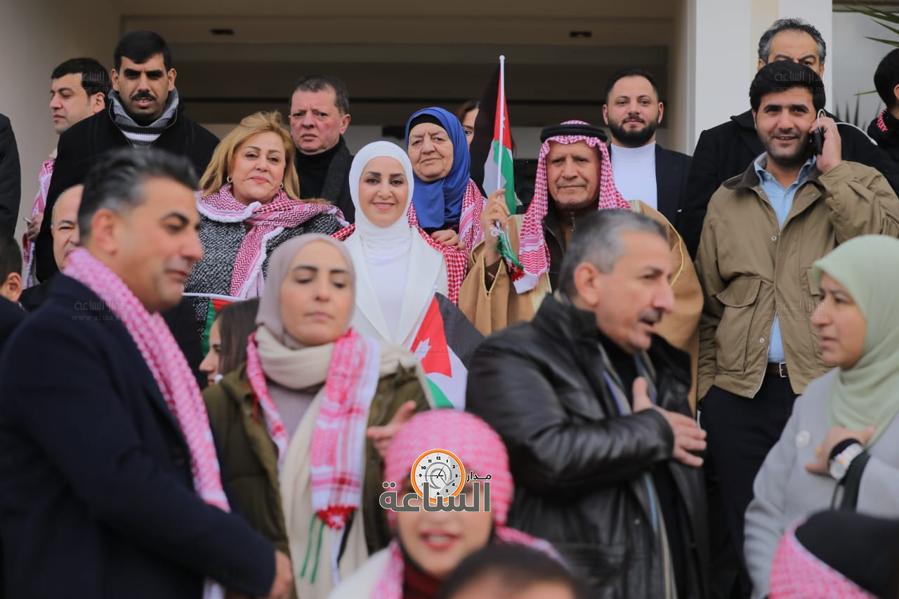 Madar Al-Saa Images 0.35732181971314314