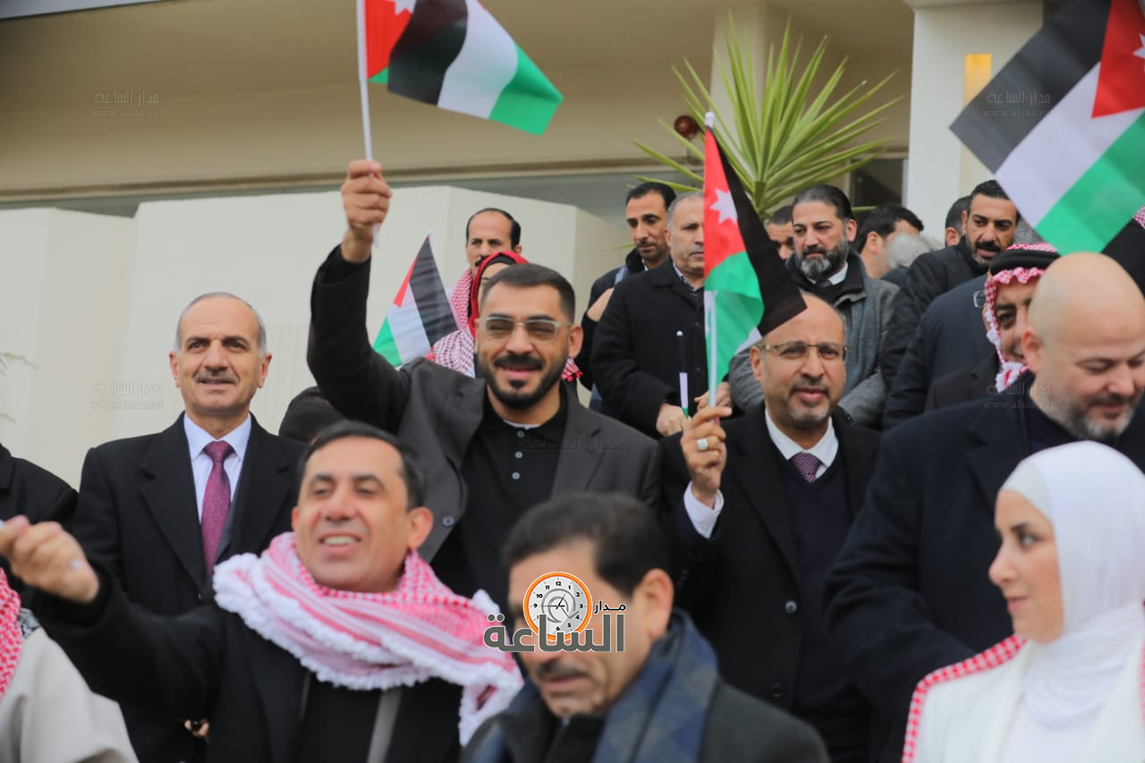 Madar Al-Saa Images 0.7961999547580825