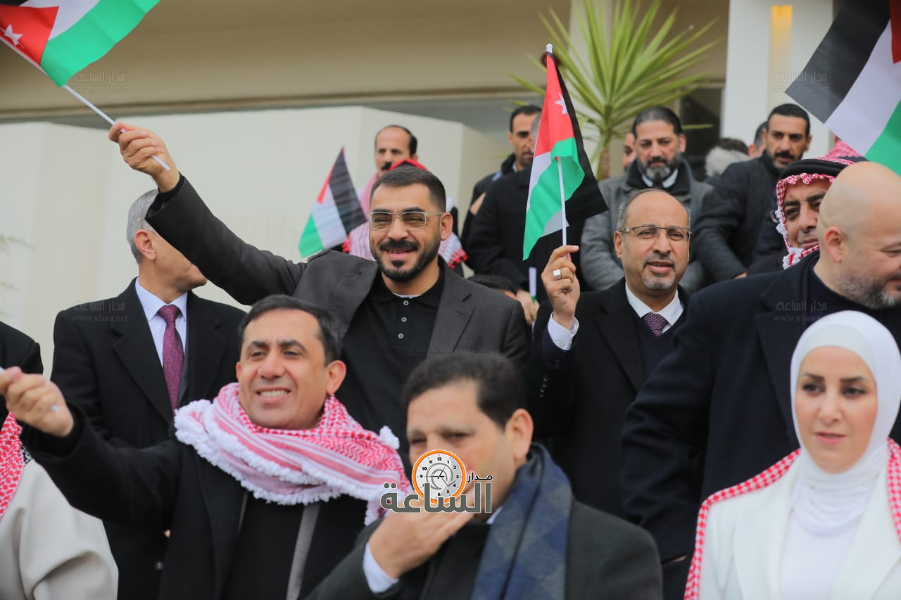 Madar Al-Saa Images 0.14355784559056728