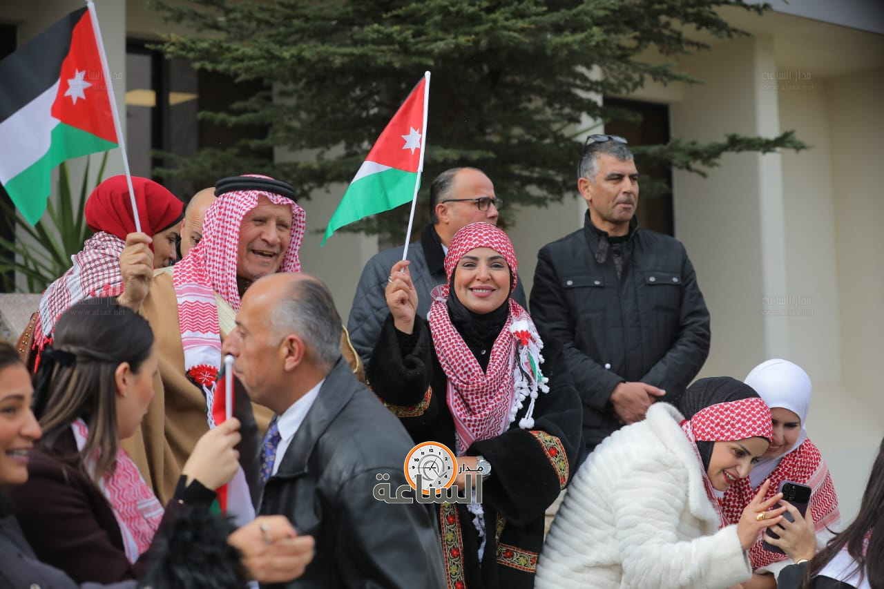 Madar Al-Saa Images 0.698253687823754