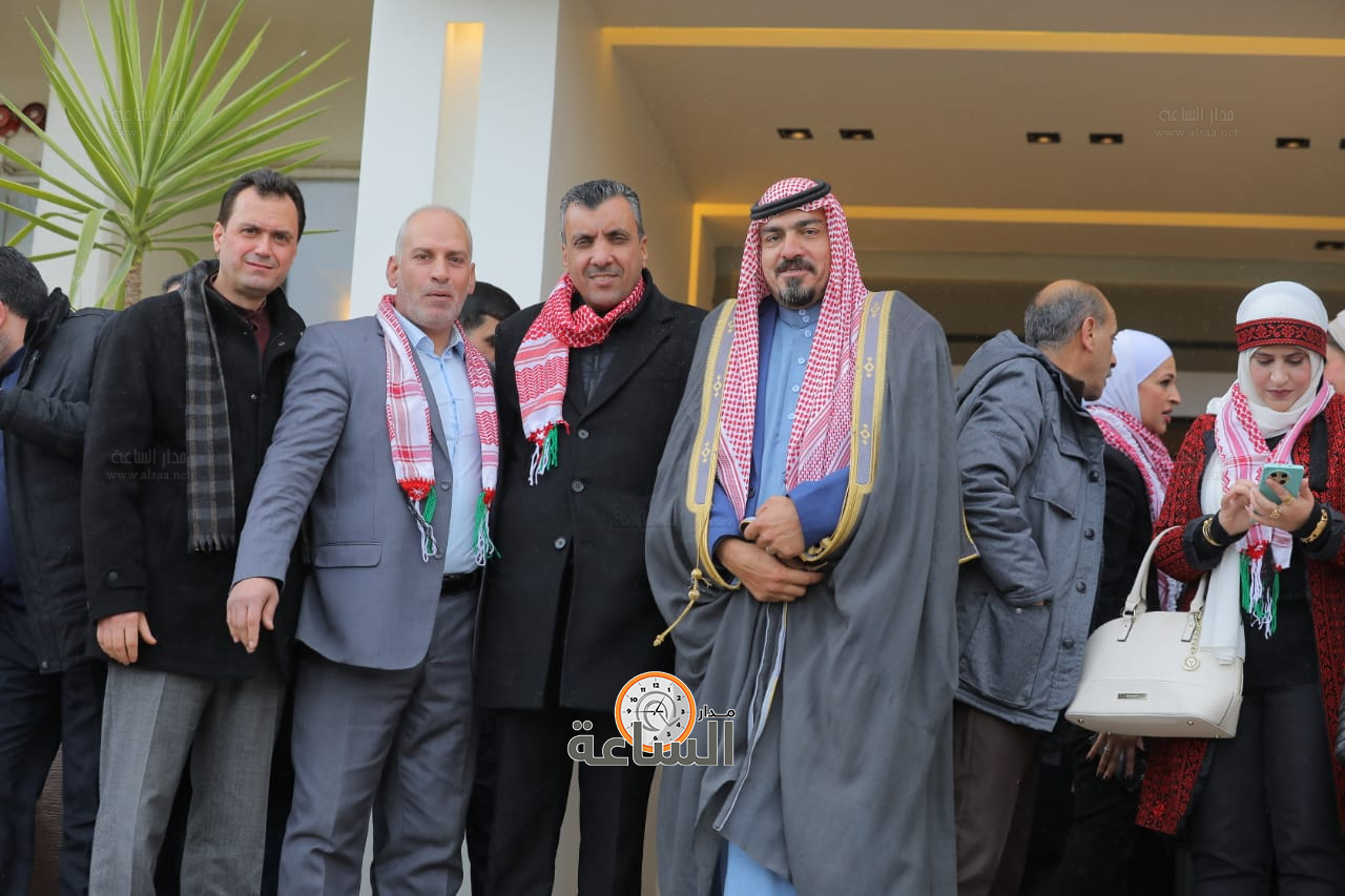 Madar Al-Saa Images 0.9814624438822401