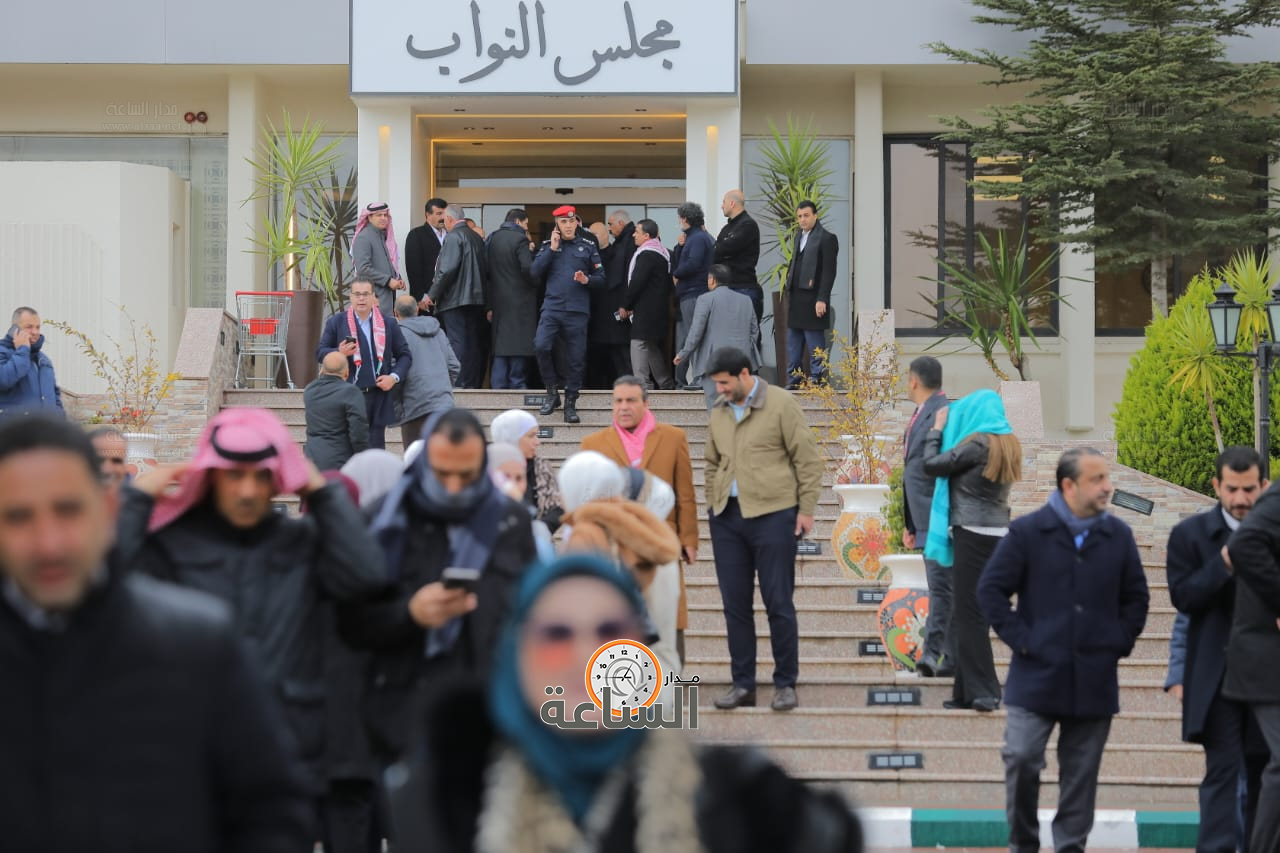 Madar Al-Saa Images 0.6064970492872193