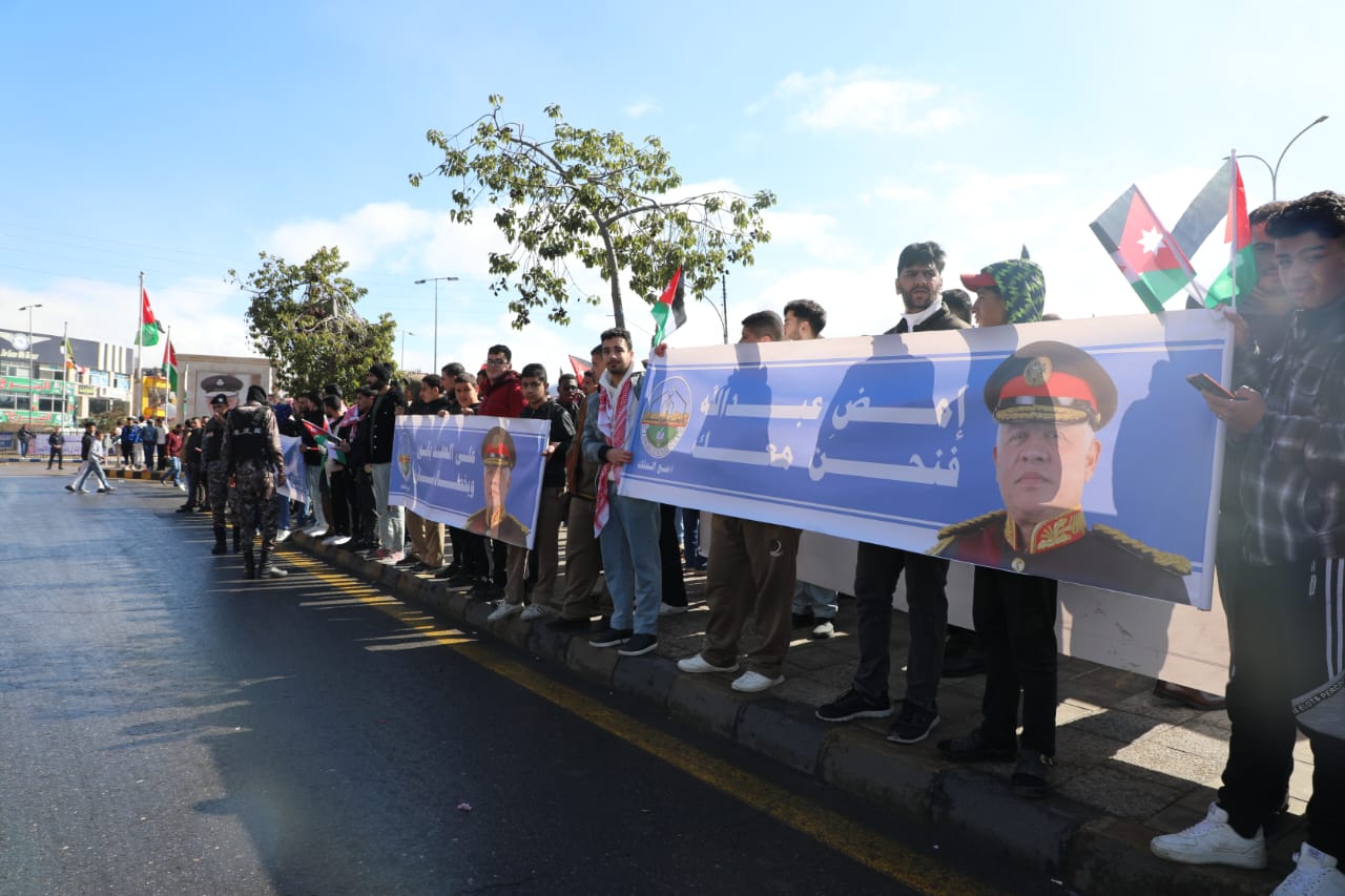 Madar Al-Saa Images 0.0030679497712633452