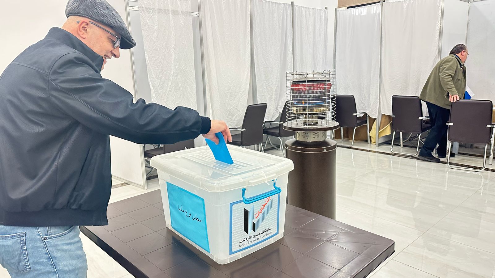 Madar Al-Saa Images 0.879931119625855