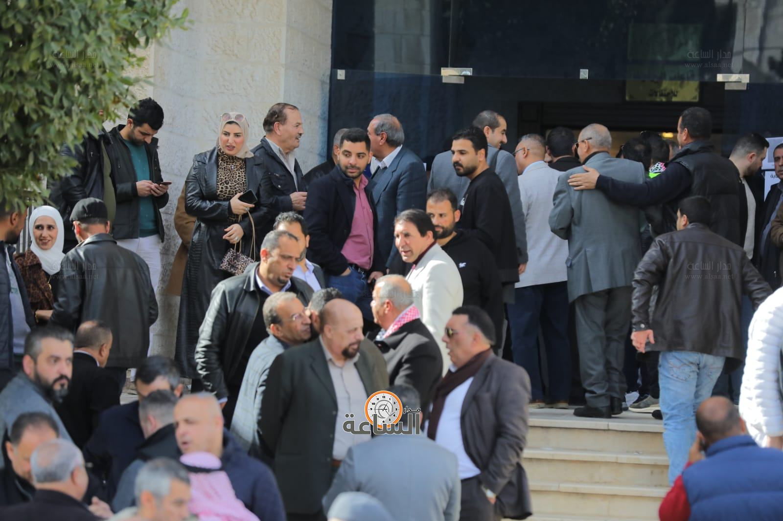 Madar Al-Saa Images 0.37327092531799