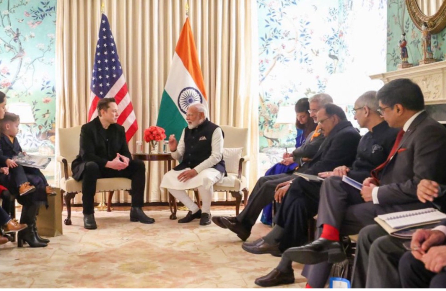 Madar Al-Saa Images 0.8703132321613511