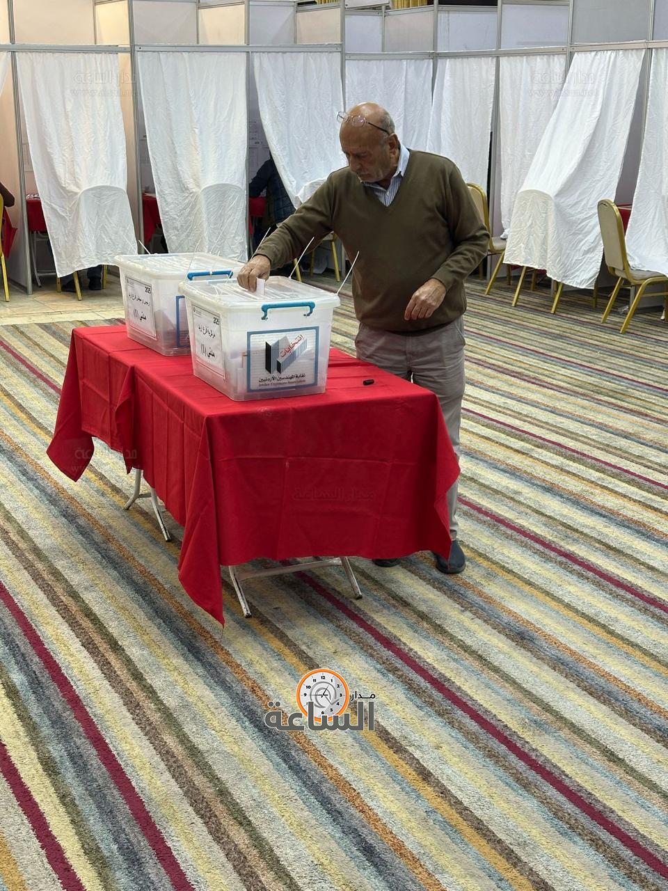 Madar Al-Saa Images 0.9132141778498637