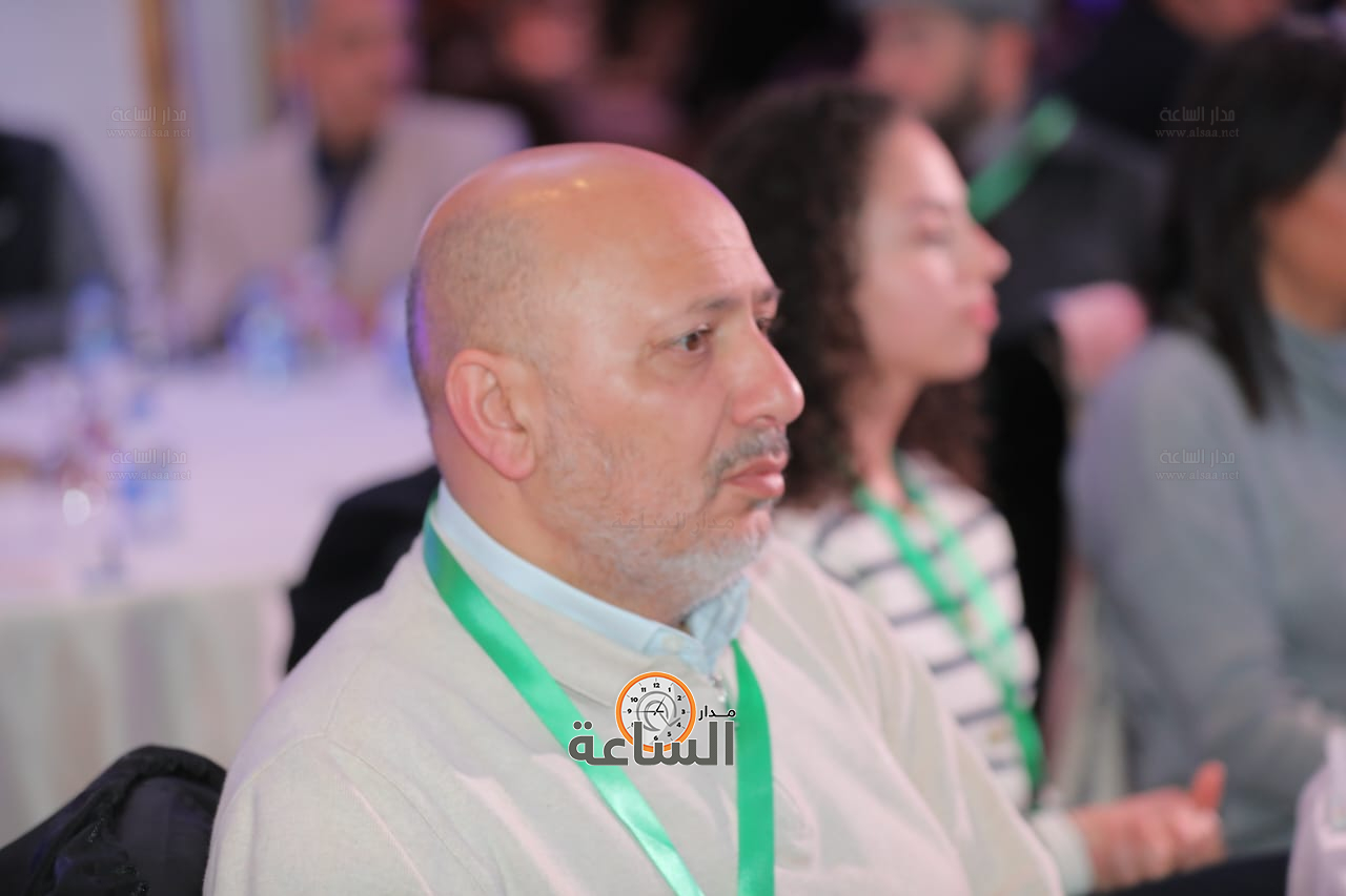 Madar Al-Saa Images 0.351508085996588