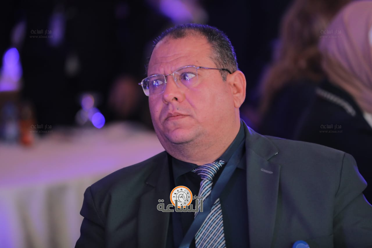 Madar Al-Saa Images 0.47839860307997406