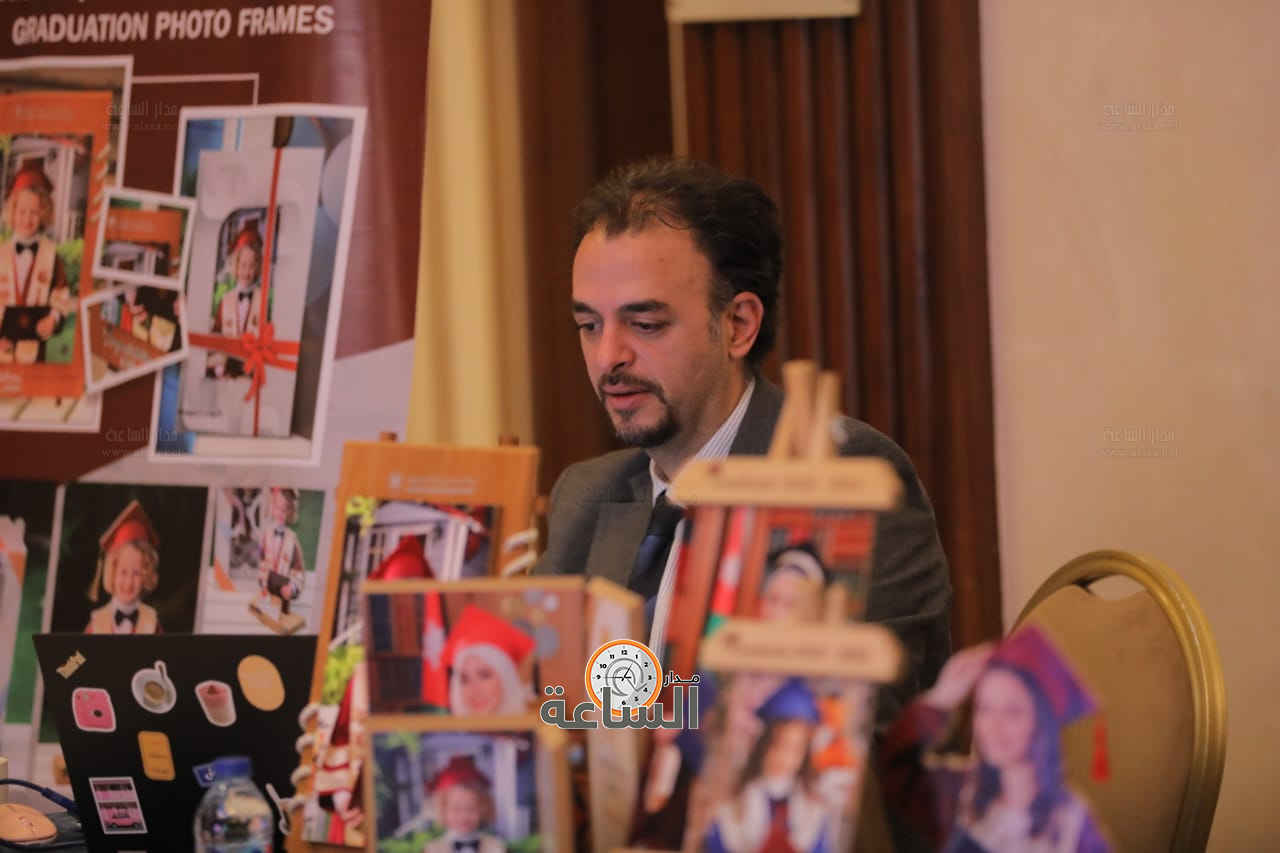 Madar Al-Saa Images 0.823541789794203