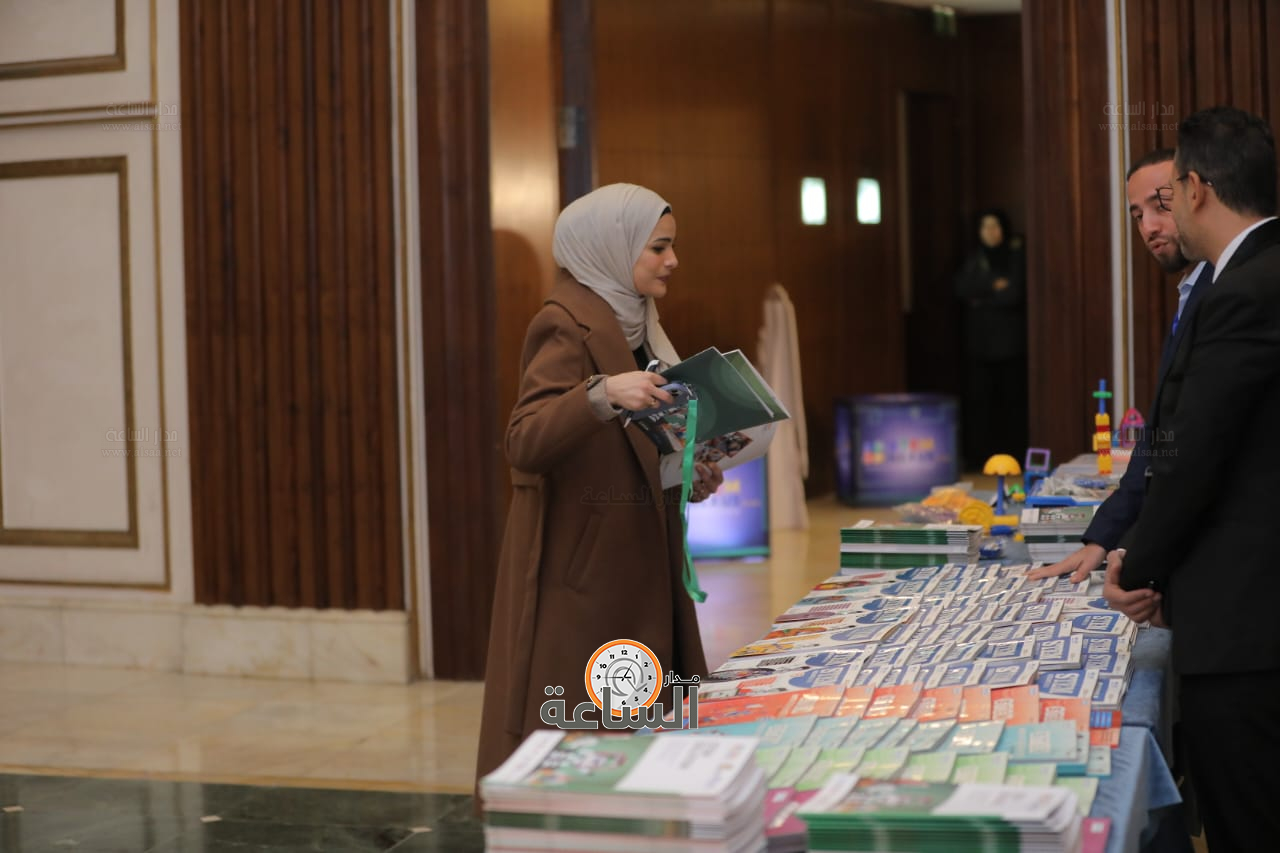 Madar Al-Saa Images 0.42758743557282575