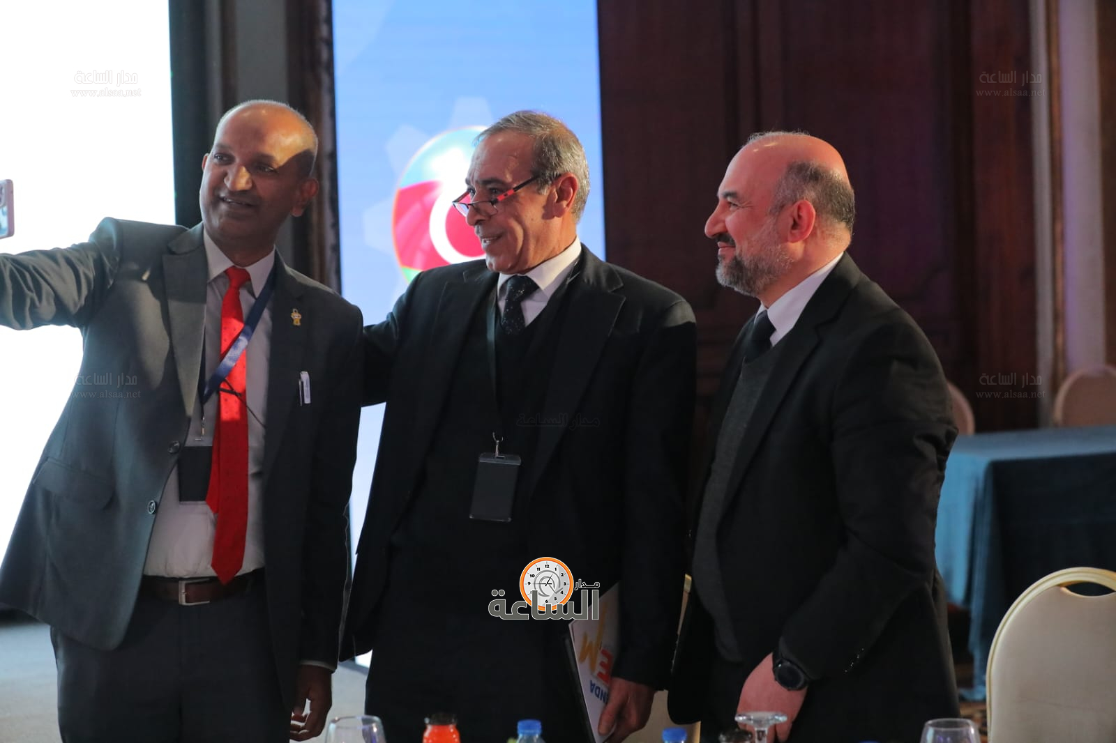 Madar Al-Saa Images 0.33439282264318226