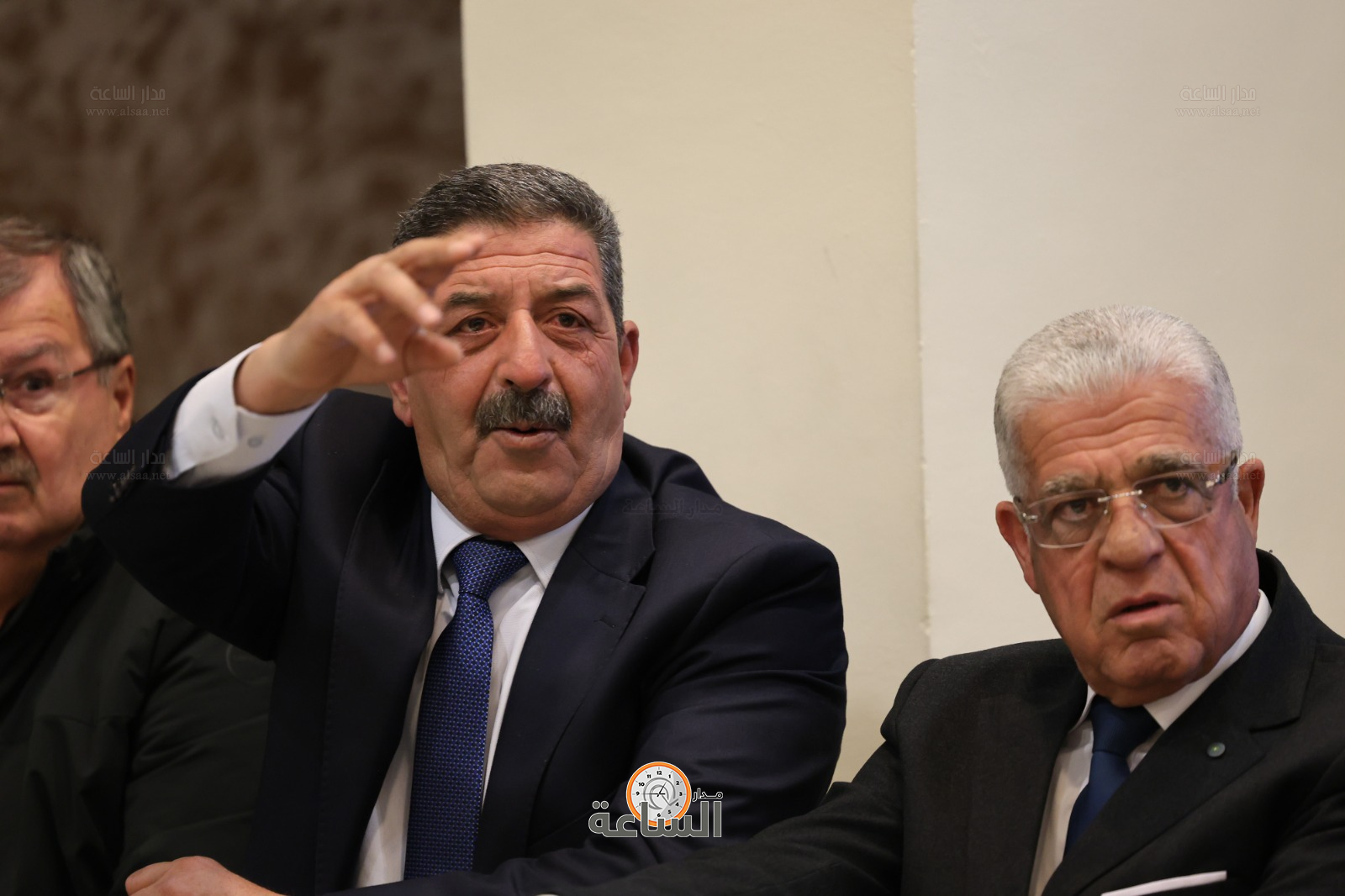 Madar Al-Saa Images 0.577075224610144