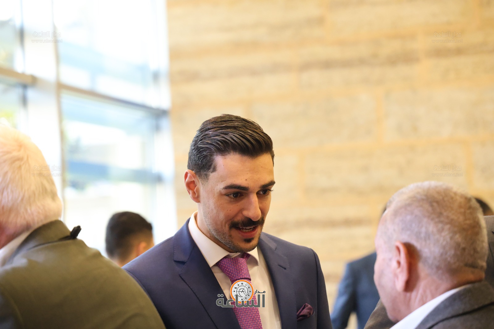 Madar Al-Saa Images 0.455375557861897