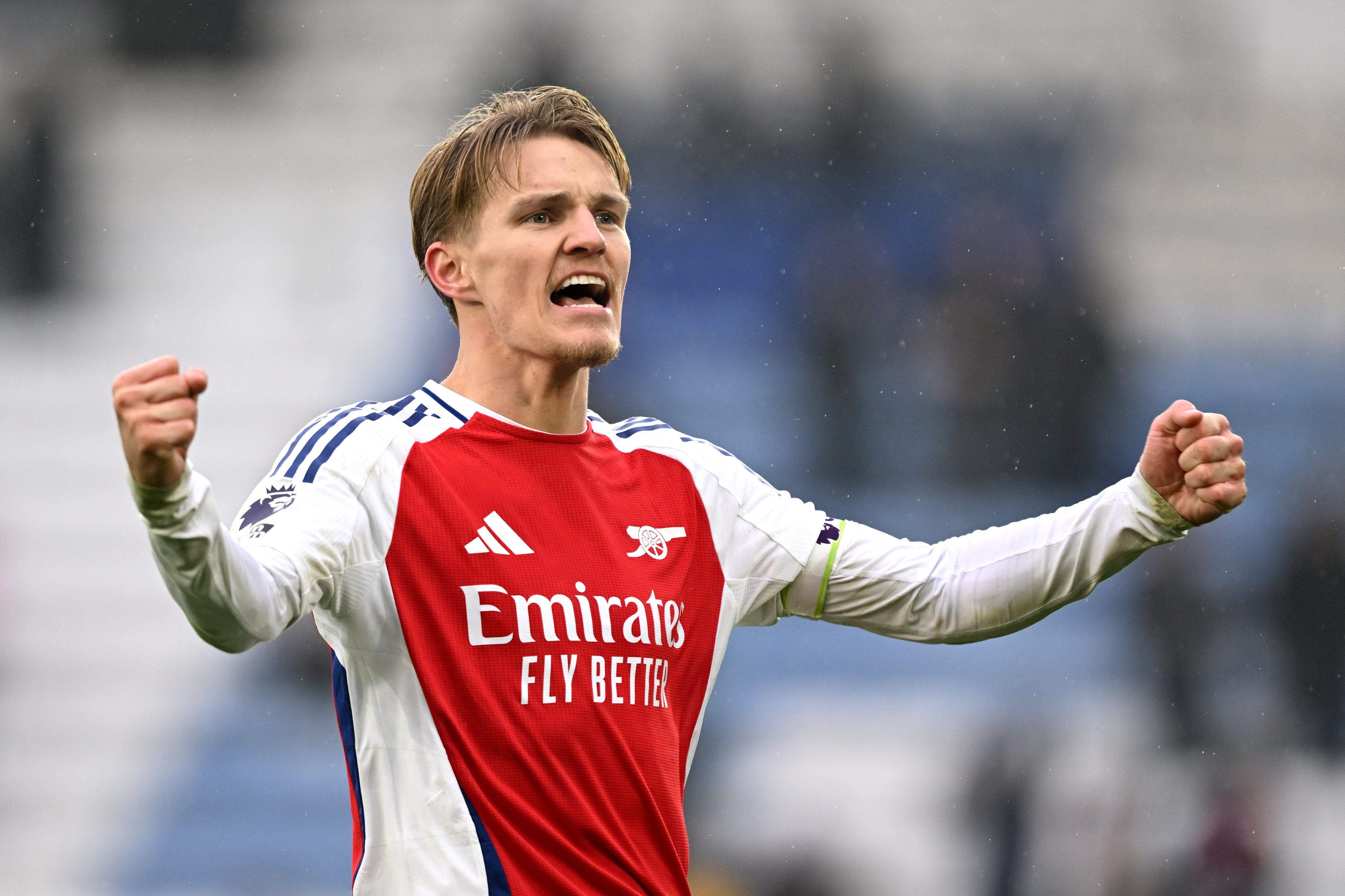 Madar Al-Saa Images 0.7958248308496143