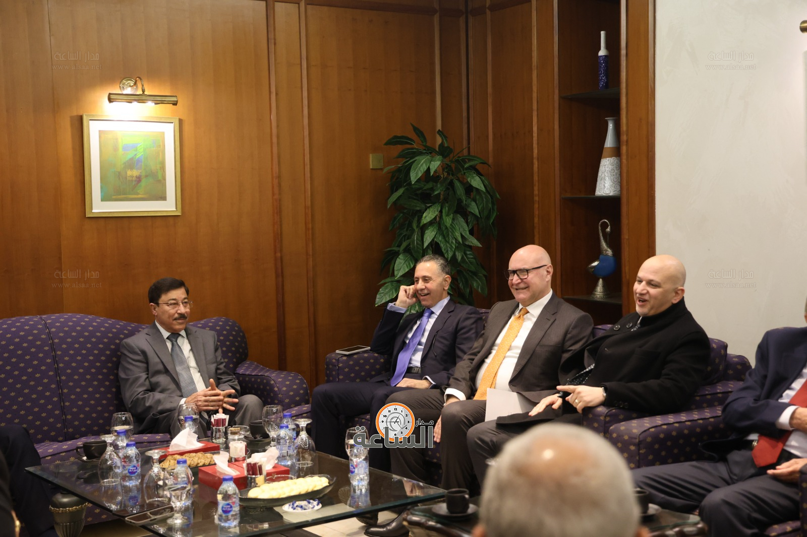 Madar Al-Saa Images 0.08394125483049164