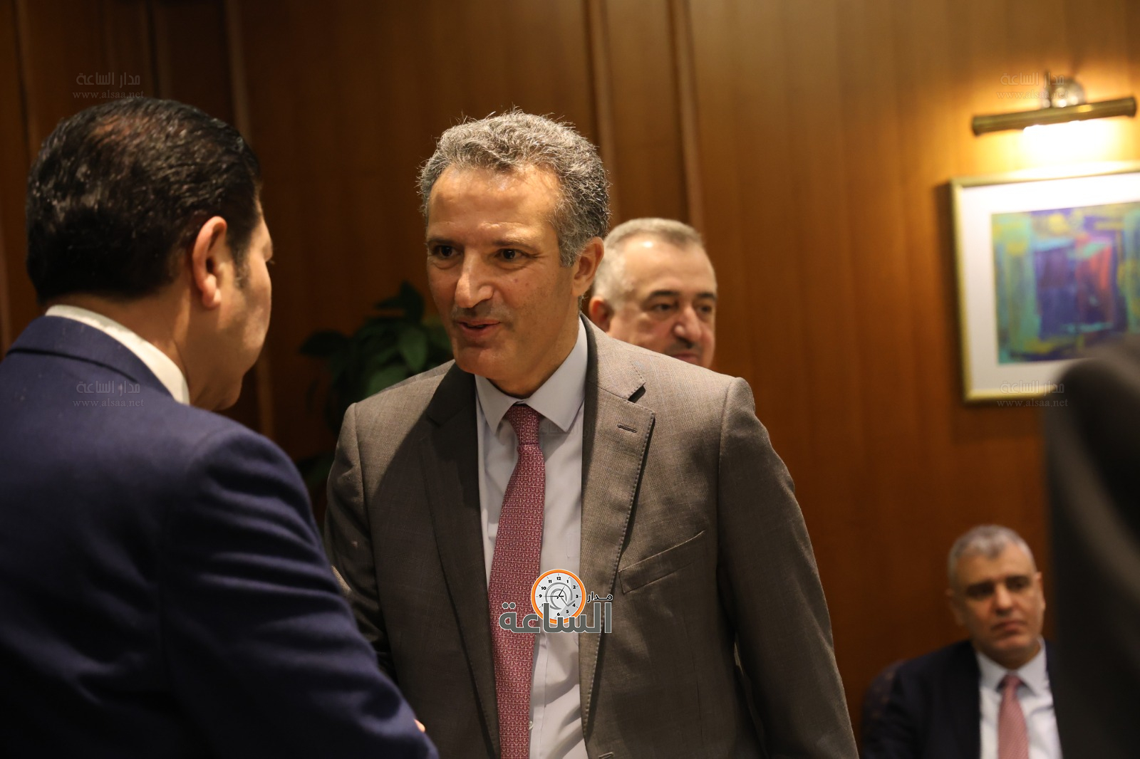 Madar Al-Saa Images 0.4378175852589987