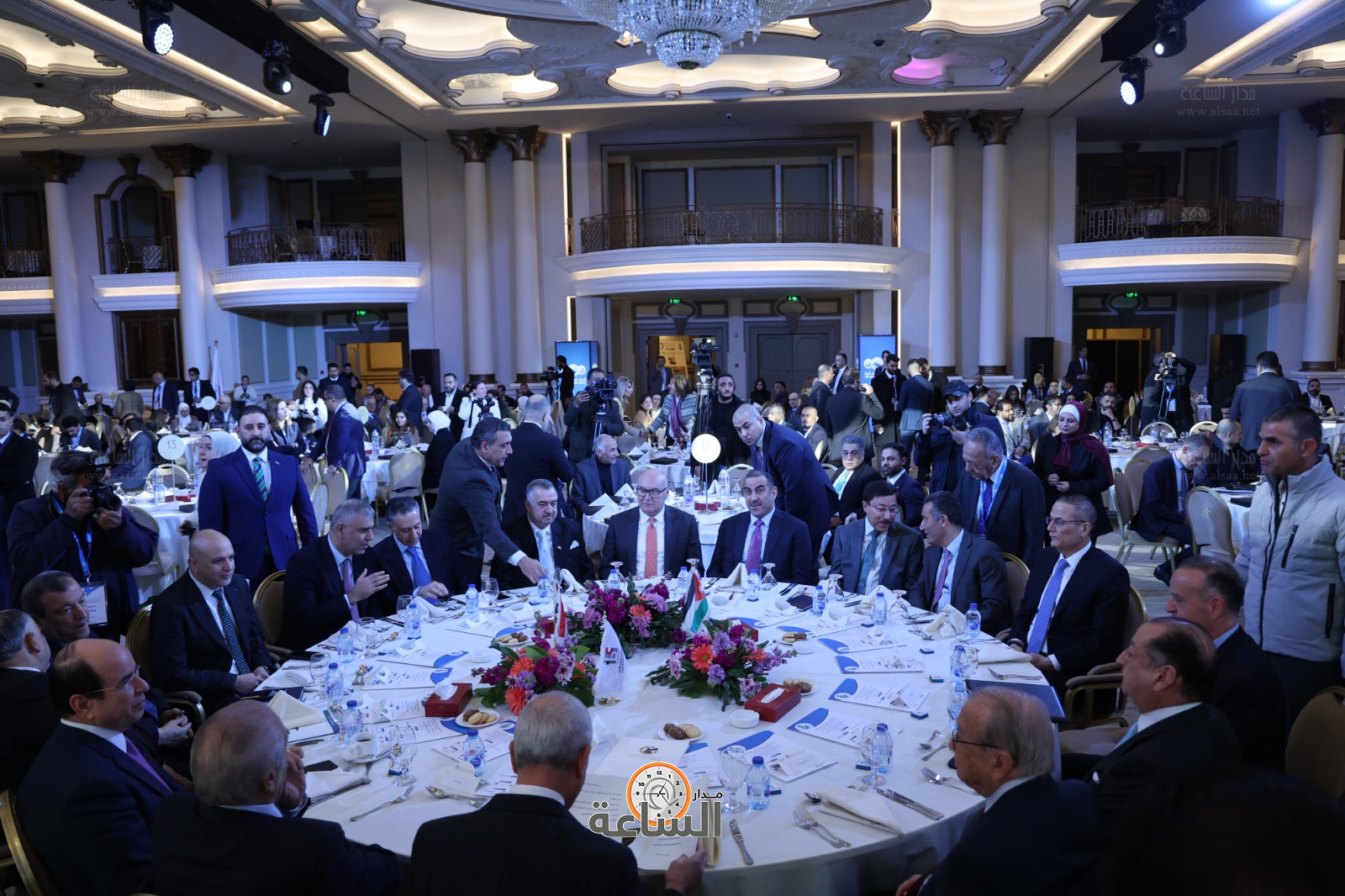 Madar Al-Saa Images 0.5363257091338947