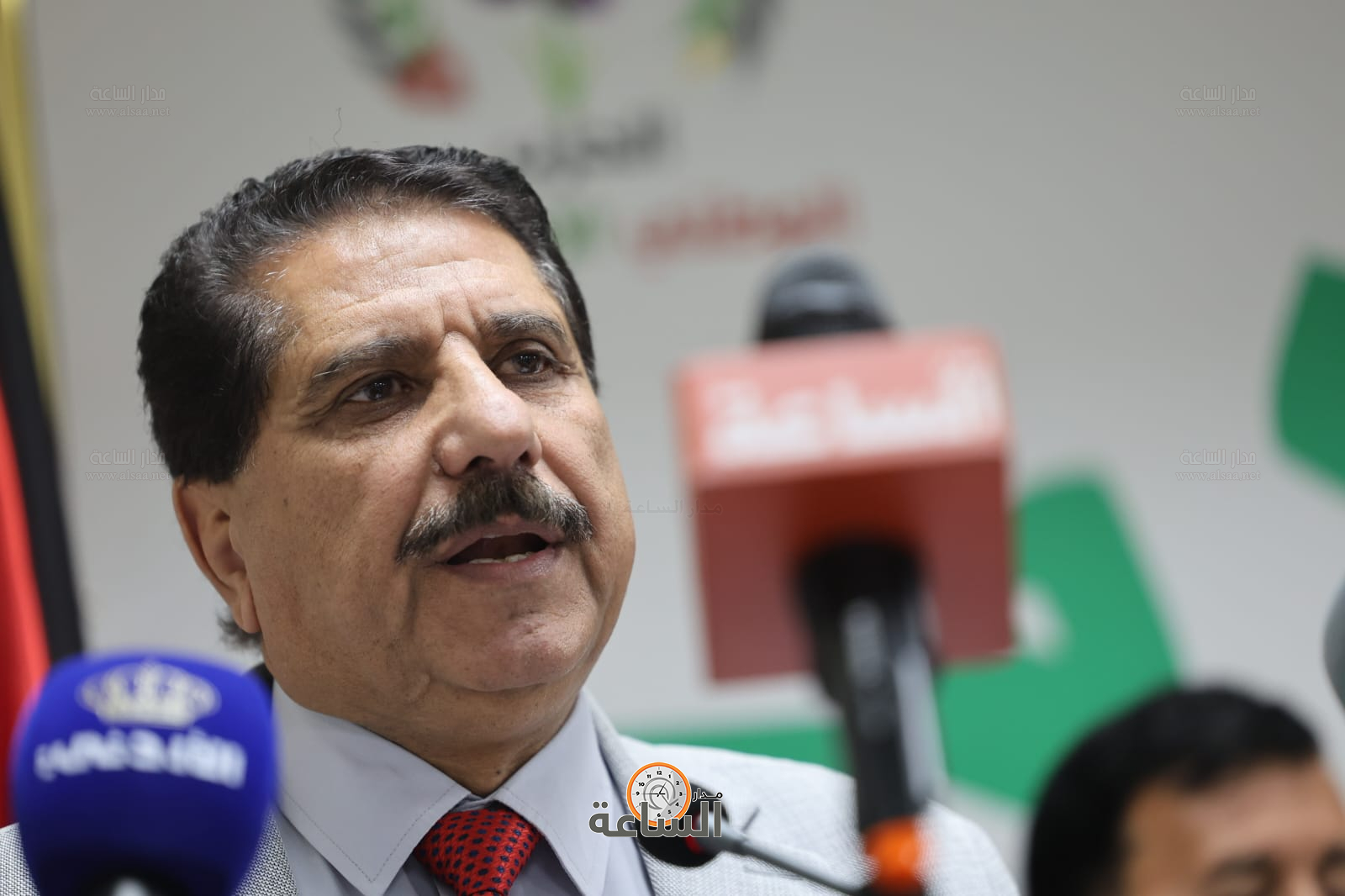 Madar Al-Saa Images 0.7347835291198055