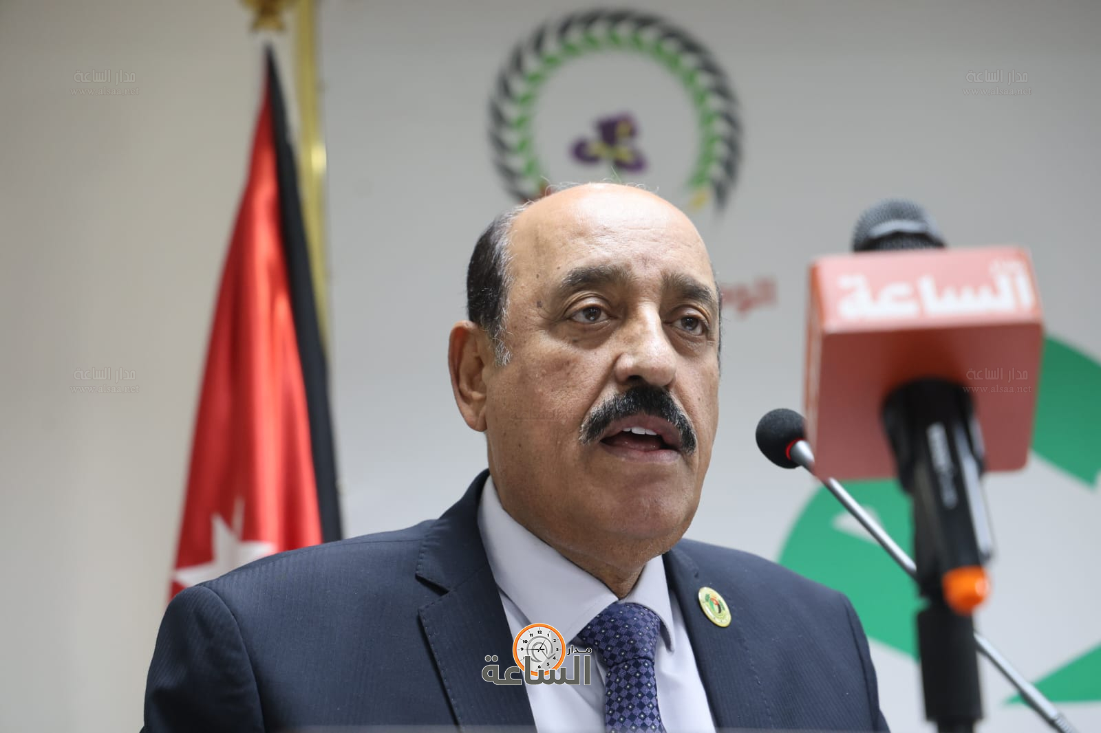 Madar Al-Saa Images 0.42159517257138