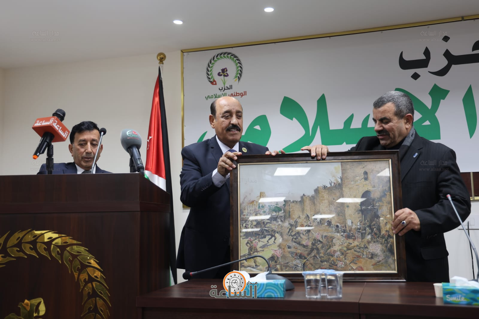 Madar Al-Saa Images 0.4345786453290592