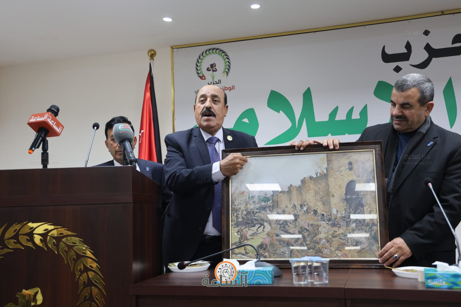 Madar Al-Saa Images 0.8225094465308951