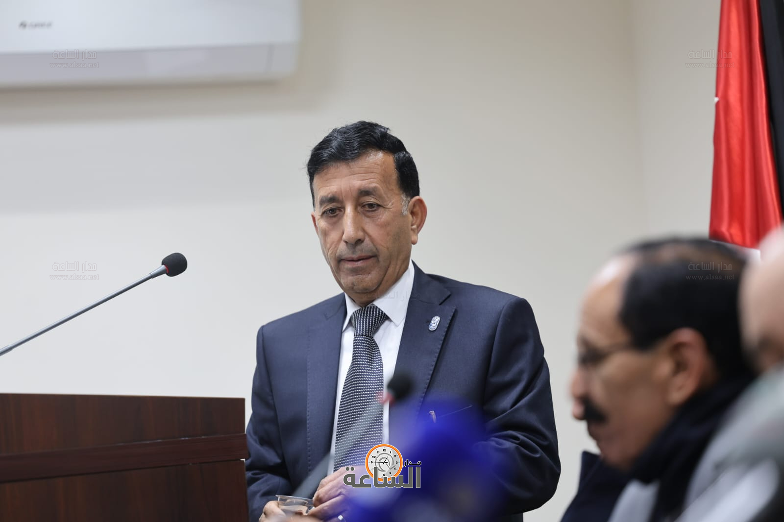 Madar Al-Saa Images 0.38740567940674153