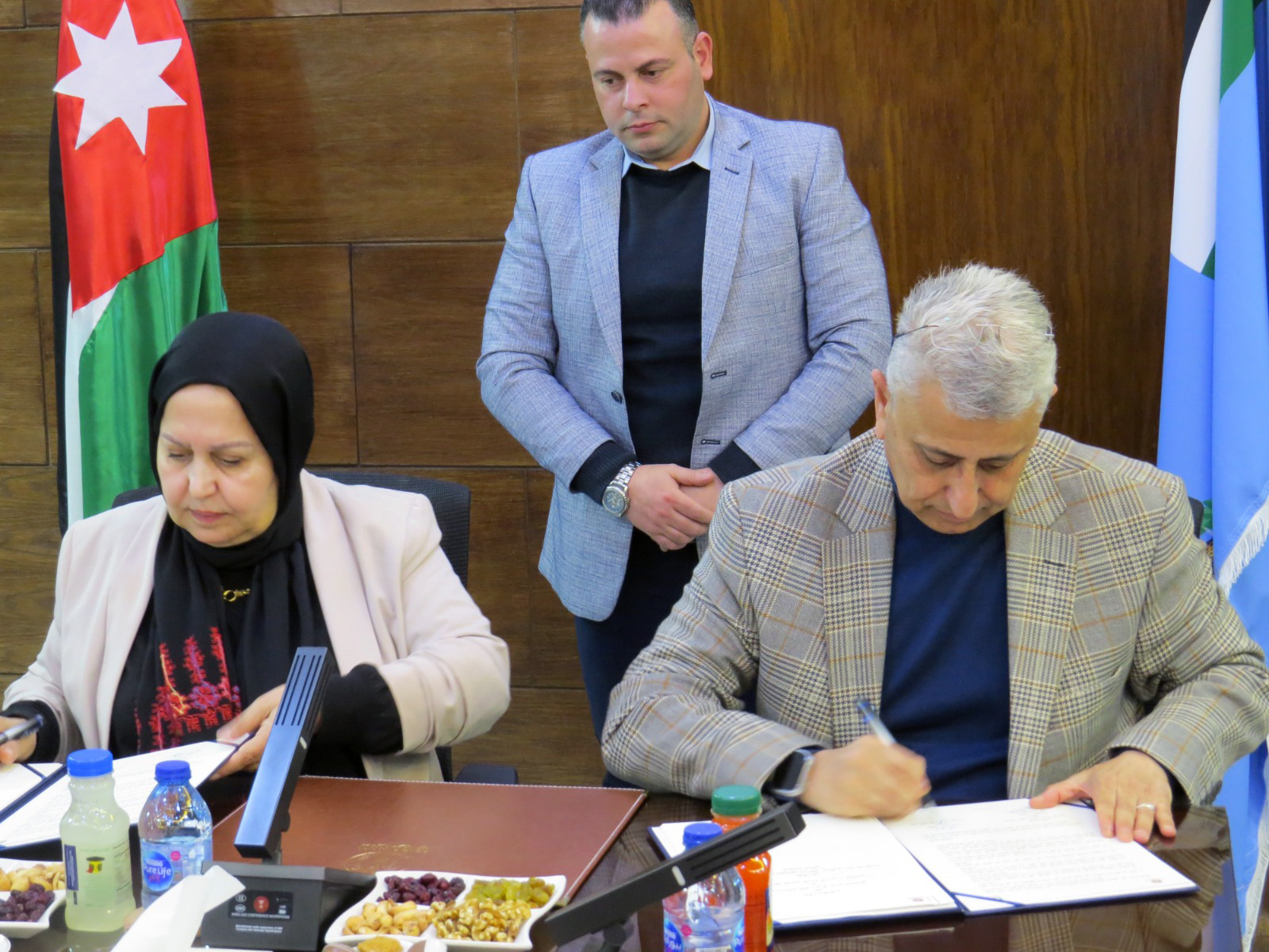 Madar Al-Saa Images 0.12469741189817363