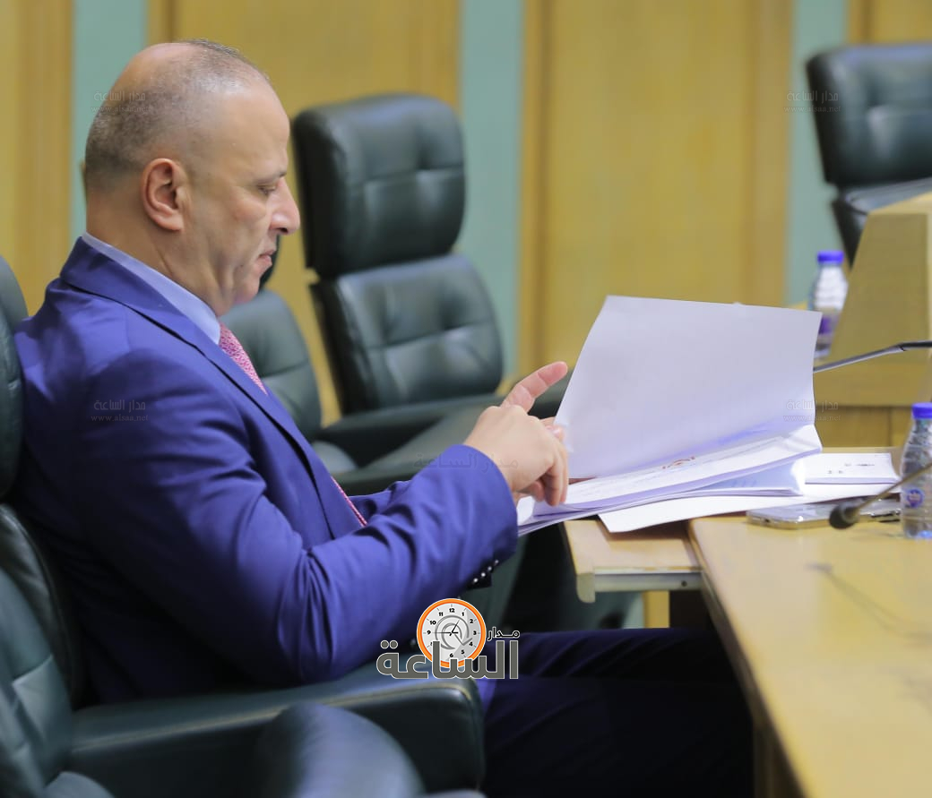 Madar Al-Saa Images 0.5627215875764195