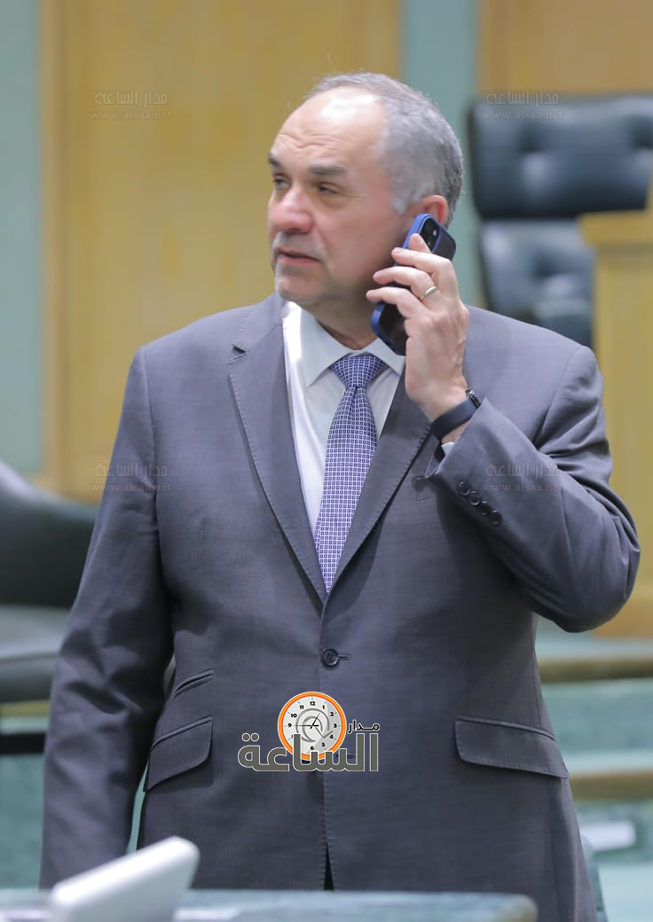 Madar Al-Saa Images 0.9422647790413601