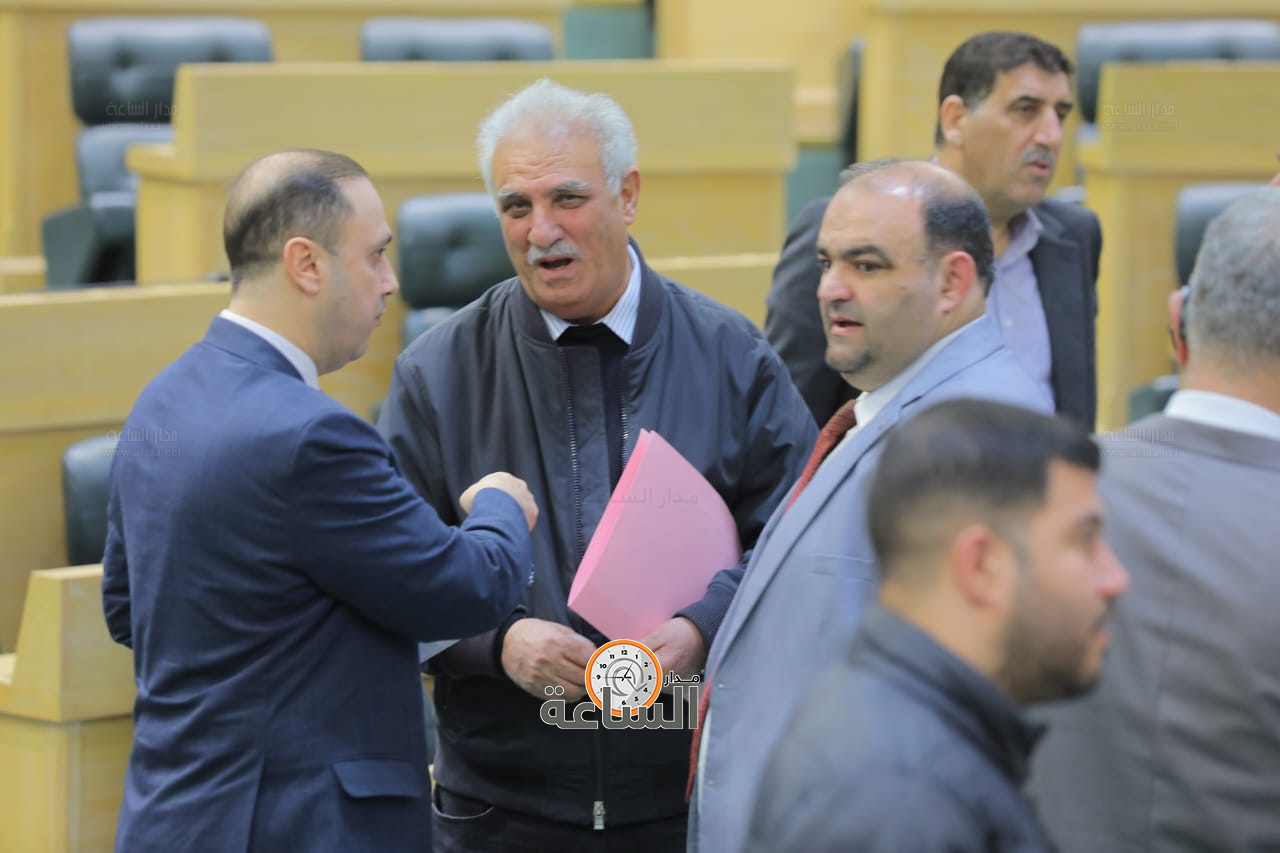 Madar Al-Saa Images 0.4098648044700095