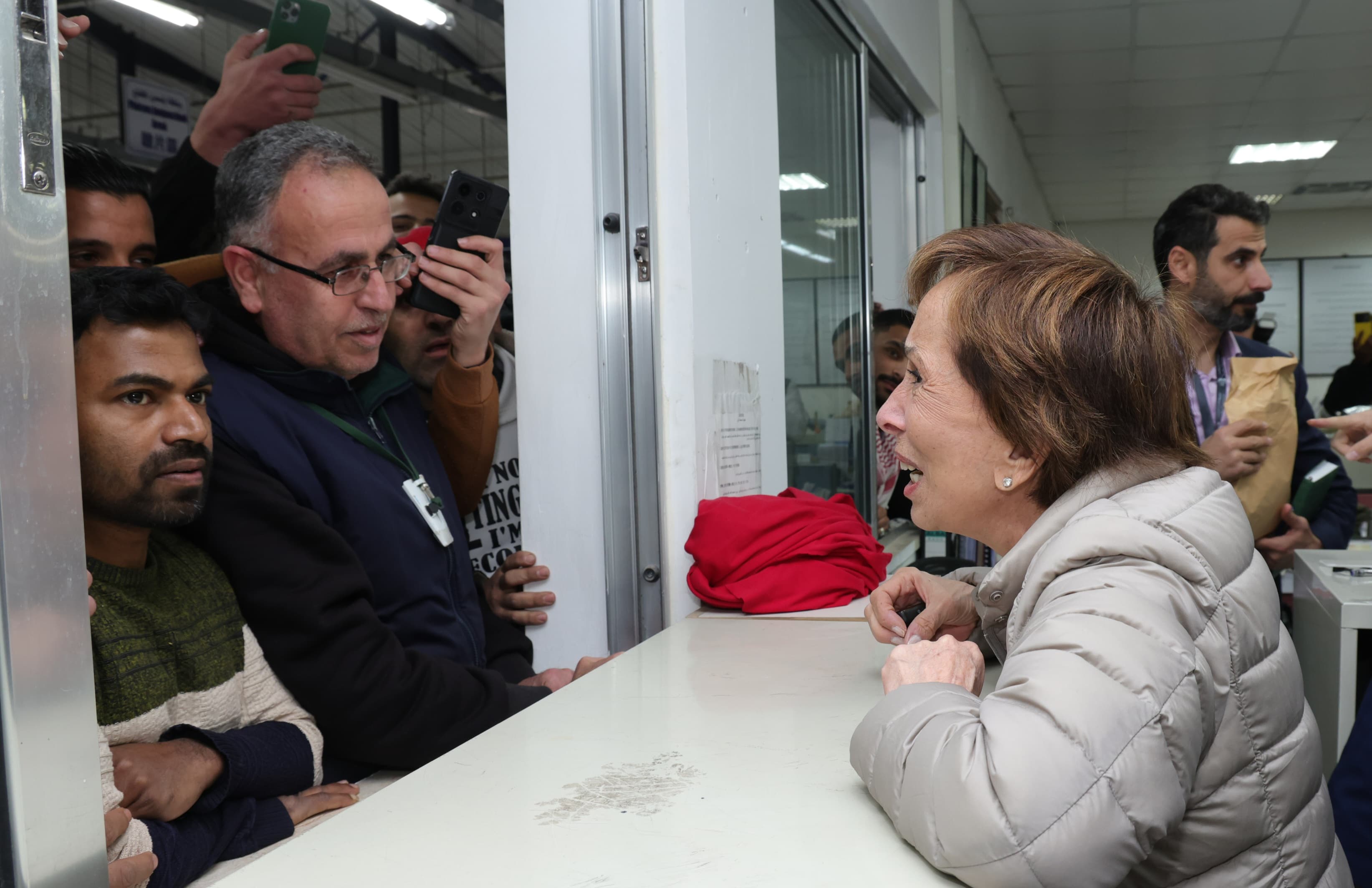 Madar Al-Saa Images 0.3768066823823901