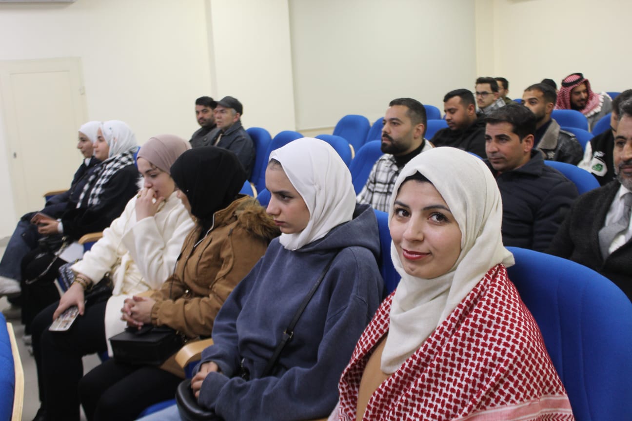 Madar Al-Saa Images 0.8752257042945157