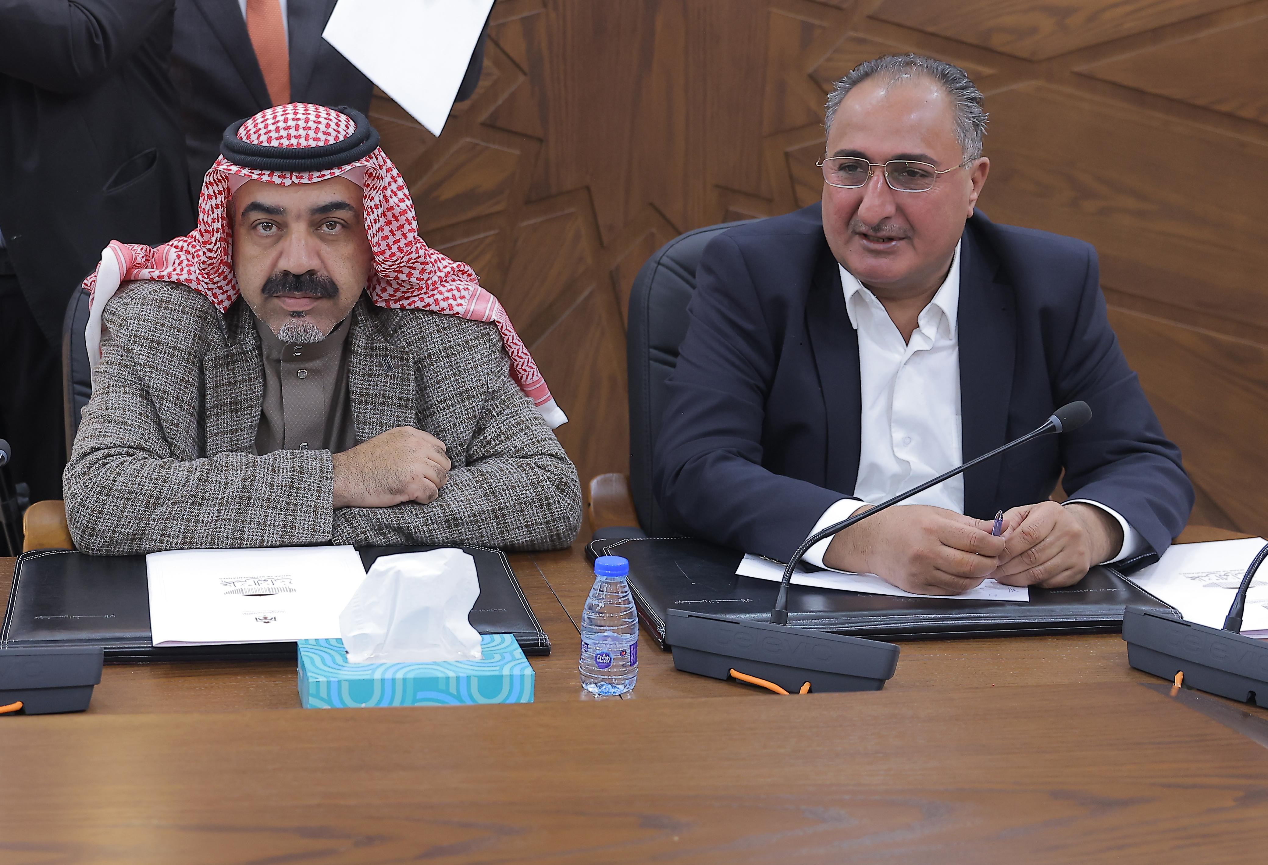 Madar Al-Saa Images 0.010661721044036732