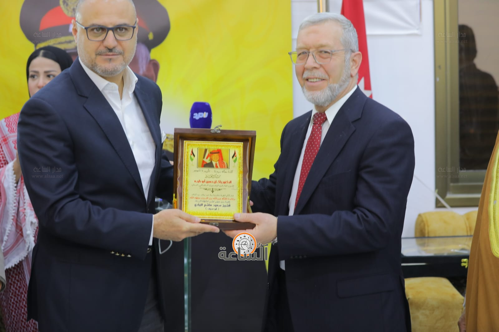 Madar Al-Saa Images 0.255932075490487