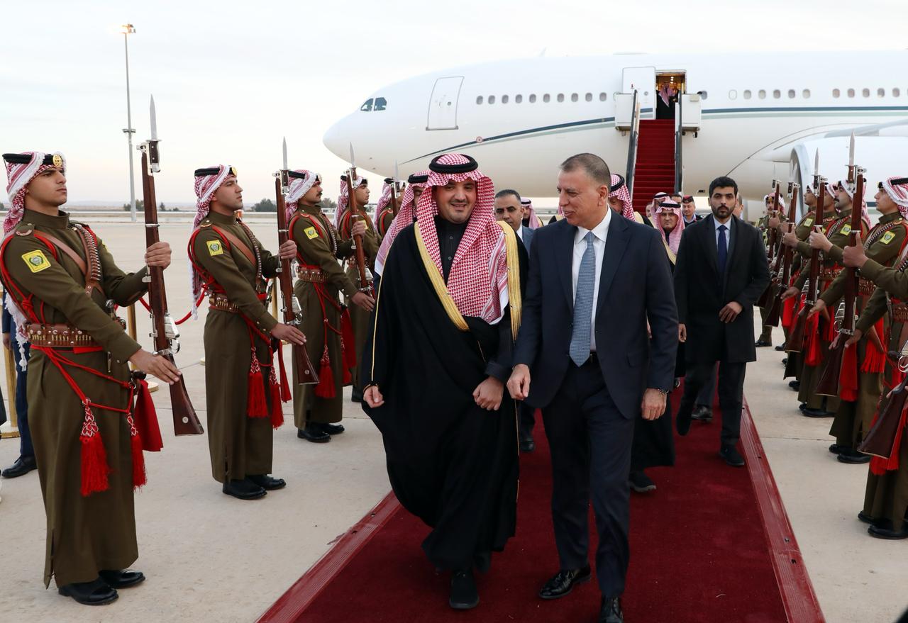 Madar Al-Saa Images 0.4862084595407239