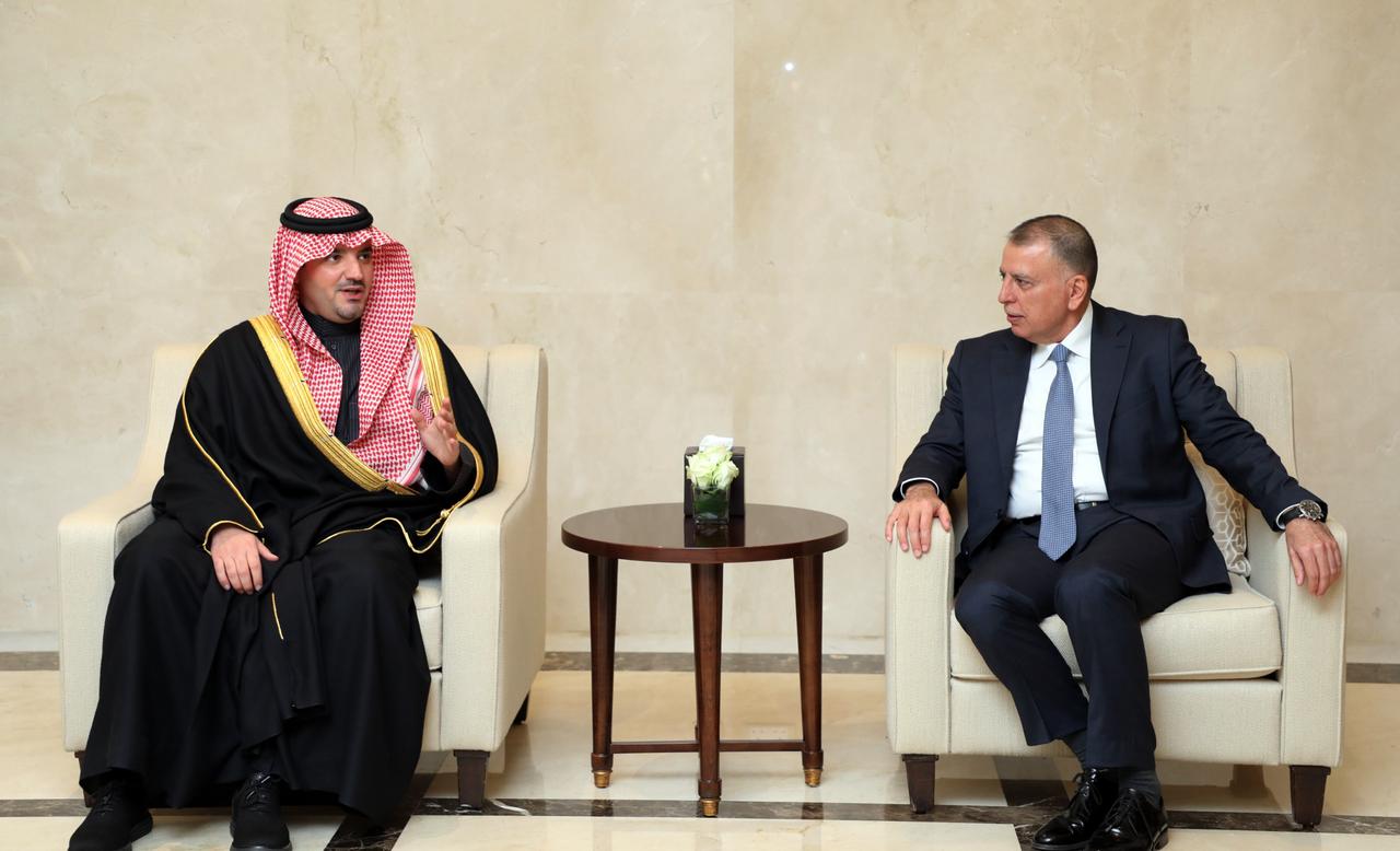 Madar Al-Saa Images 0.7839429097016