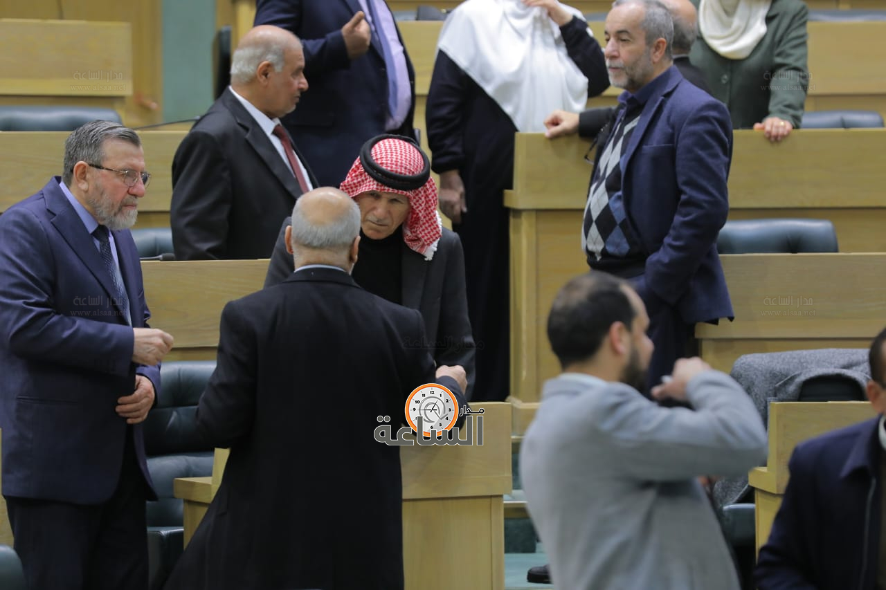 Madar Al-Saa Images 0.8699123556020207