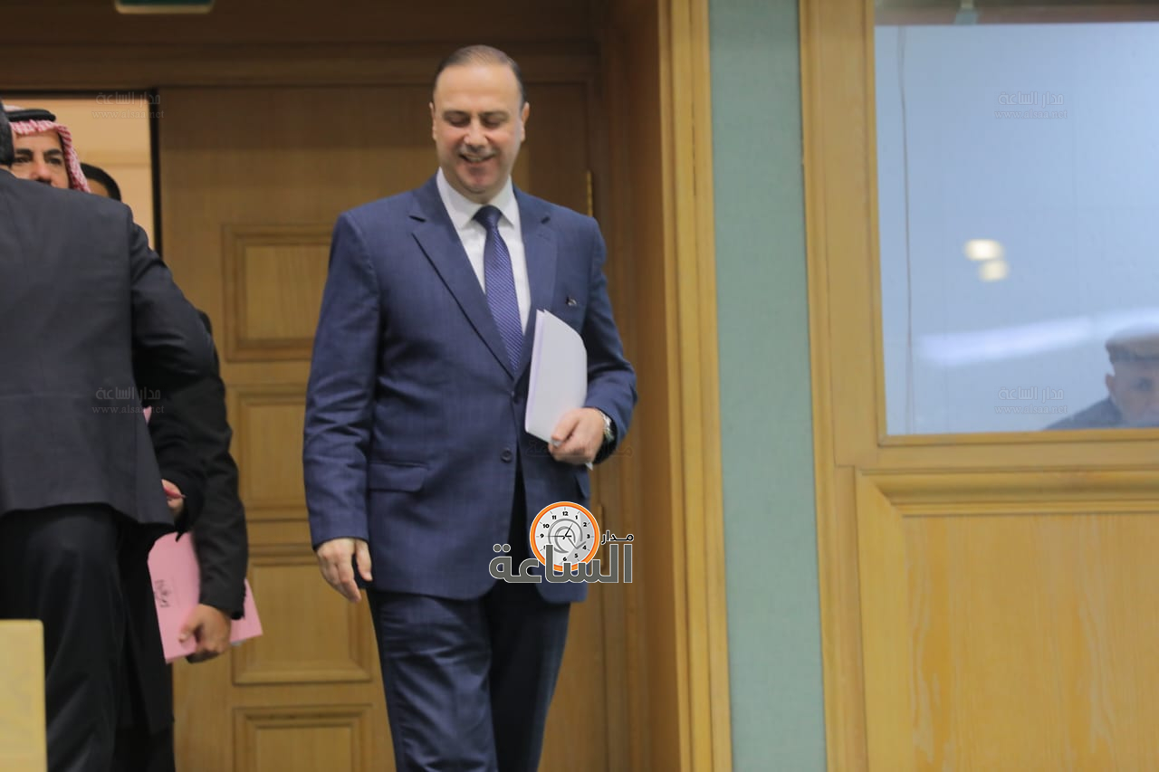 Madar Al-Saa Images 0.6992016776638712