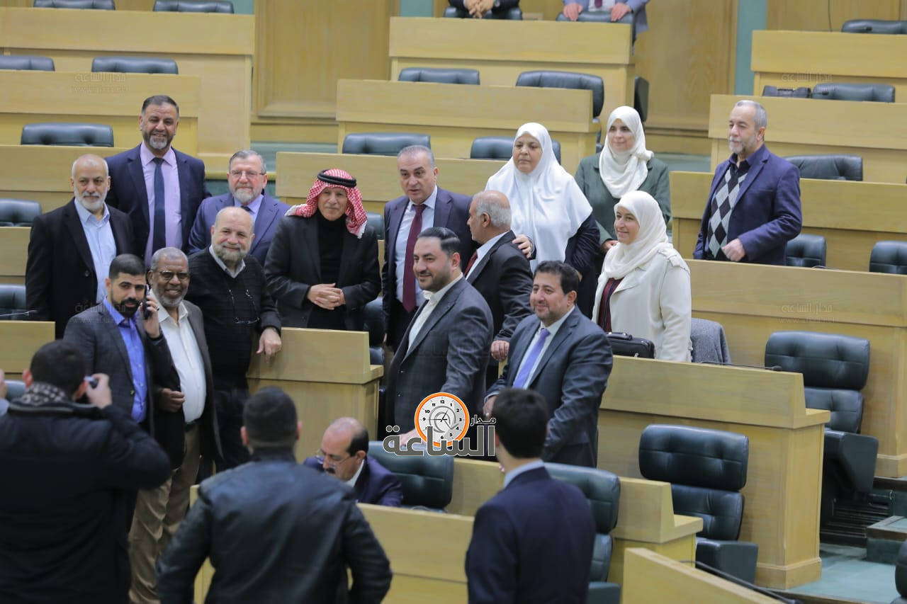 Madar Al-Saa Images 0.947997985535046