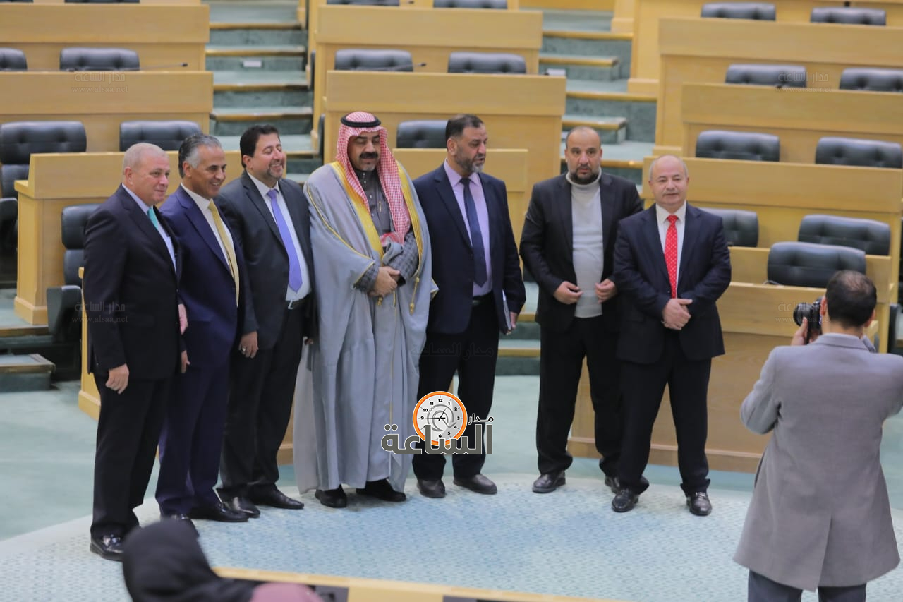 Madar Al-Saa Images 0.6644147543053311