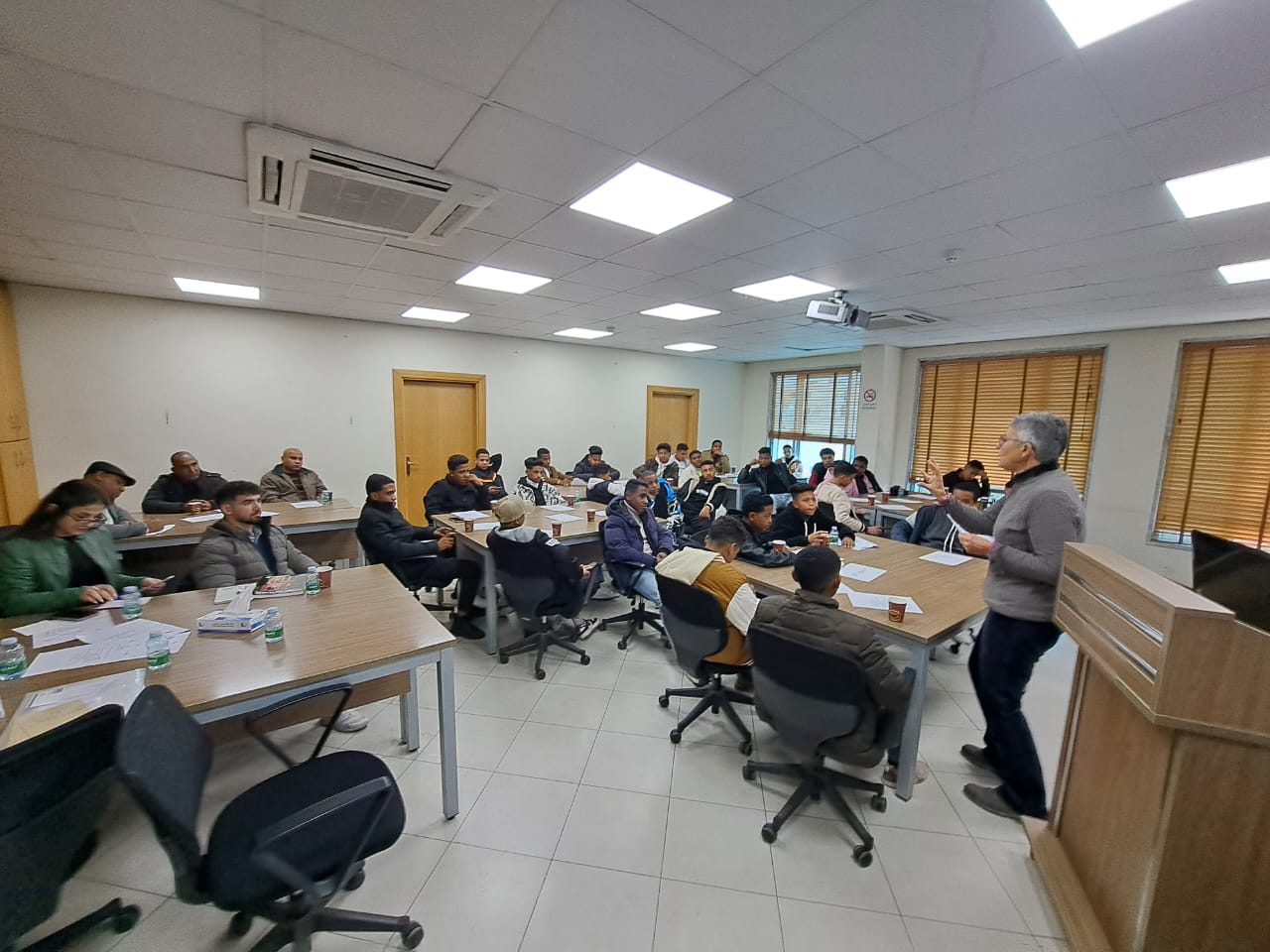 Madar Al-Saa Images 0.9857866850004826