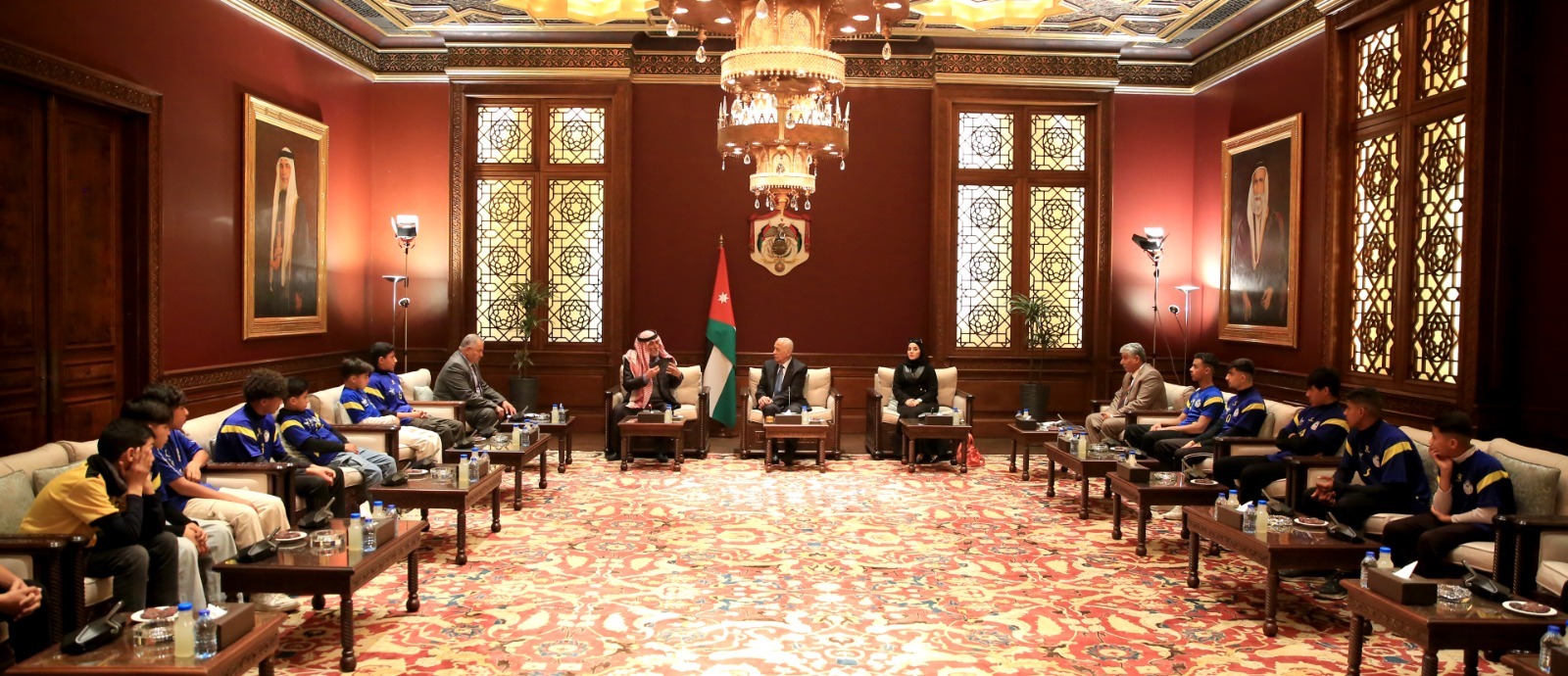 Madar Al-Saa Images 0.6425988696355944