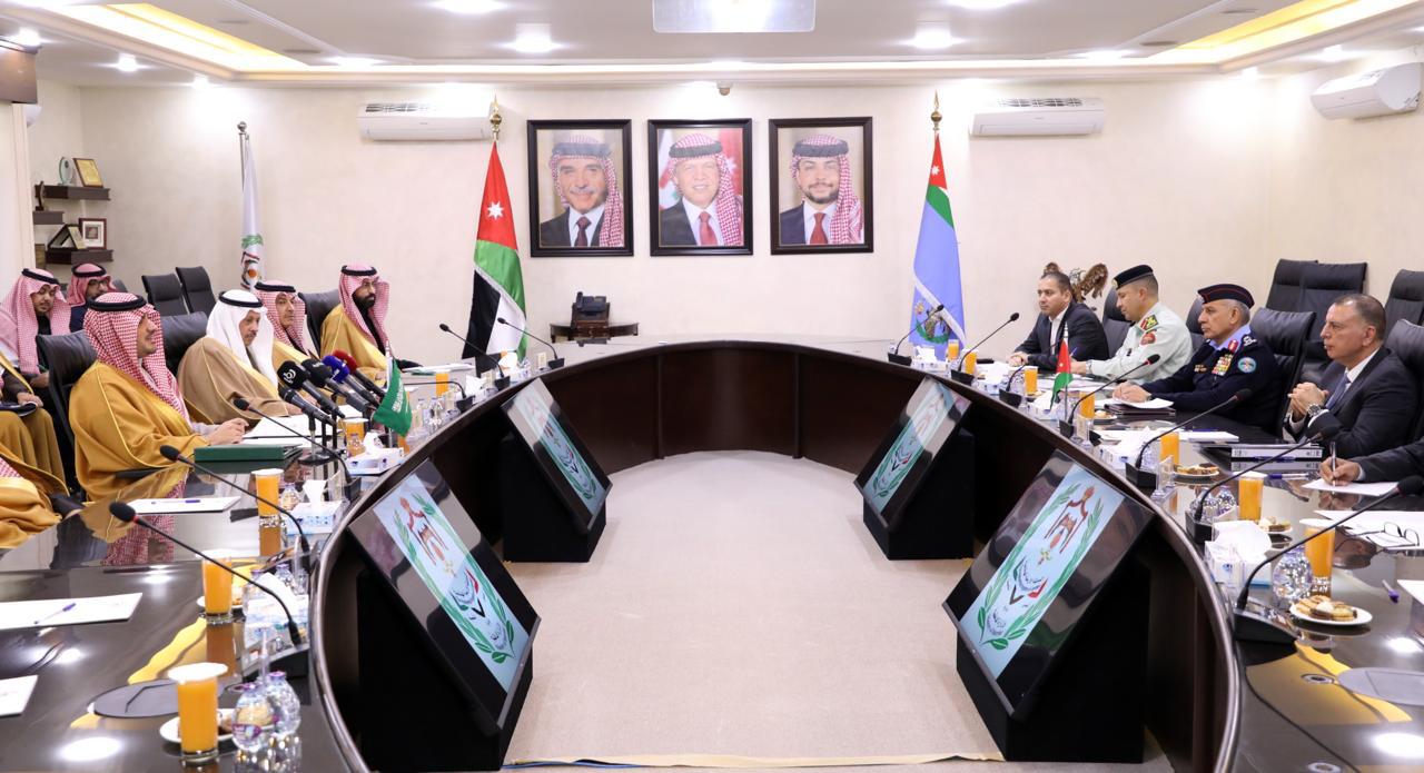 Madar Al-Saa Images 0.4565884215663232