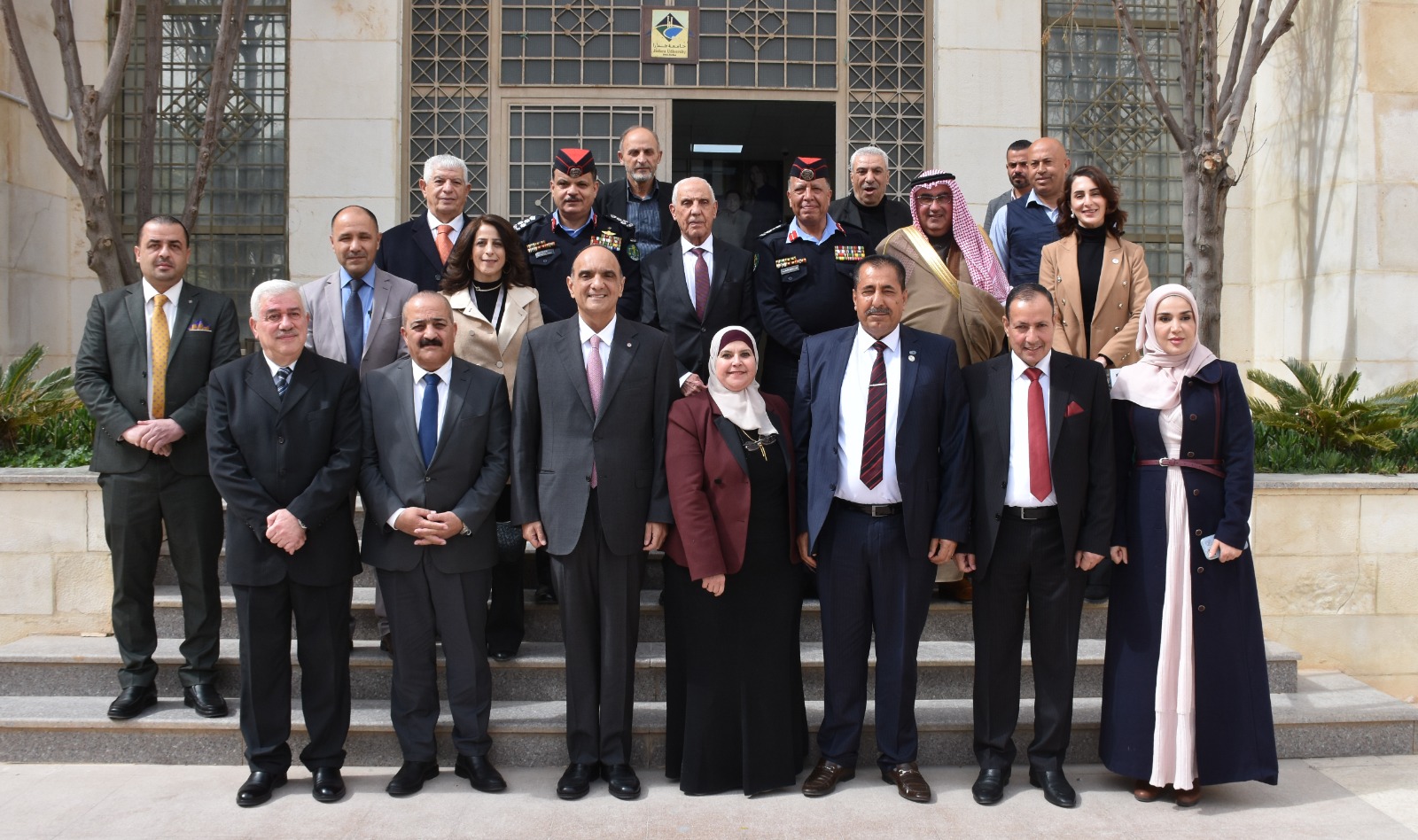 Madar Al-Saa Images 0.7035301442470971