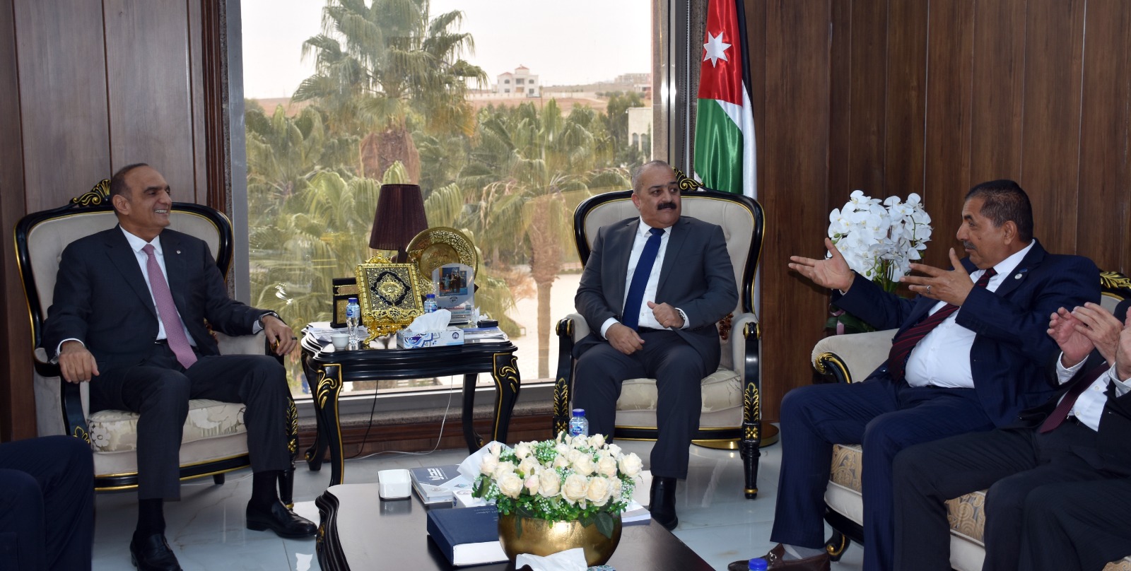 Madar Al-Saa Images 0.8122078620158748