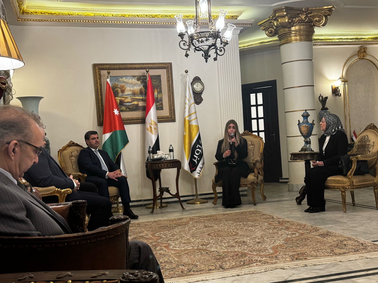 Madar Al-Saa Images 0.9693399081213261